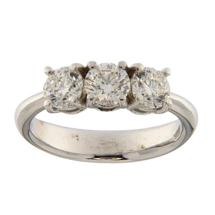 Bague Or blanc Diamants sold by 58 Facettes