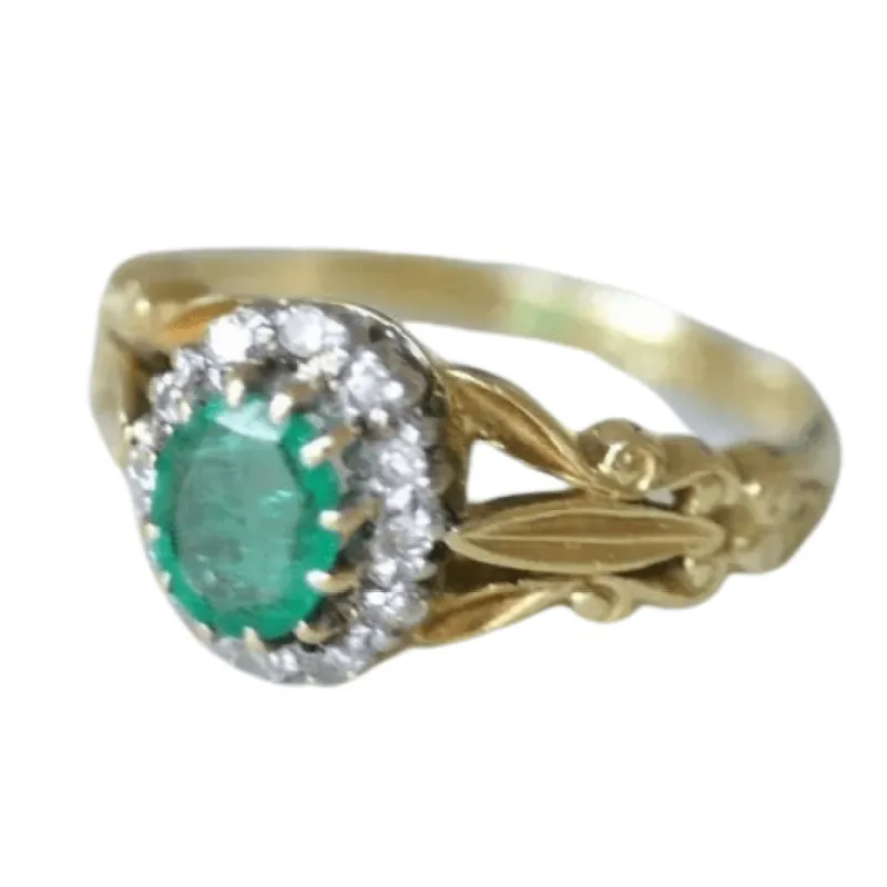 Bague marguerite style Victorien émeraude diamants sold by 58 Facettes