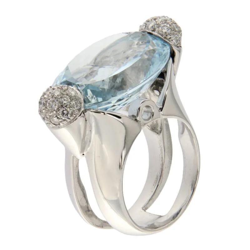 Bague en or blanc avec aigue-marine de 18,50 ct et diamants sold by 58 Facettes