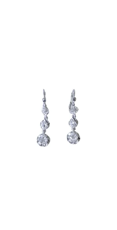 Longues dormeuses diamants sur or blanc sold by 58 Facettes