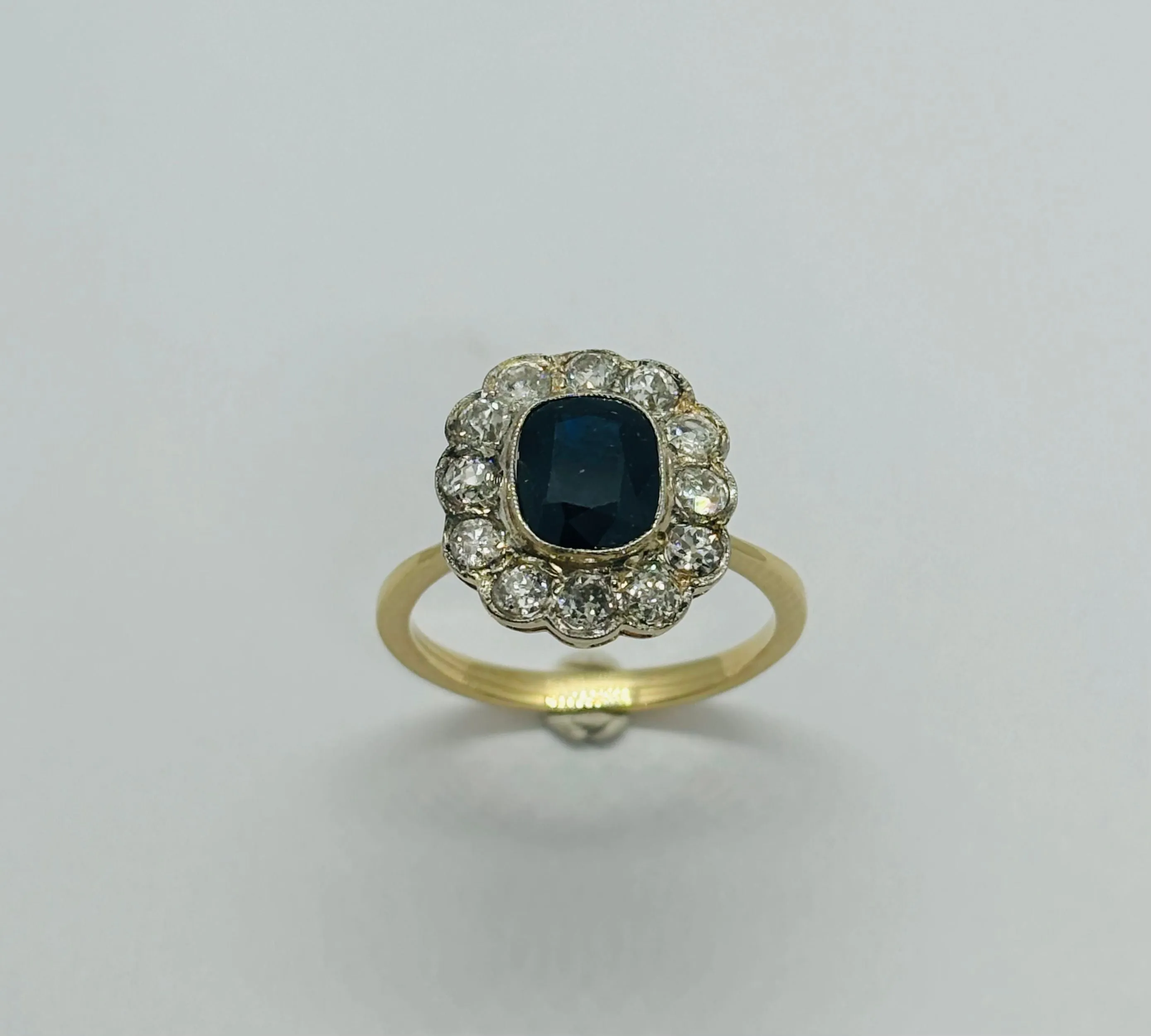 bague en or et platine avec diamants et saphir sold by 58 Facettes product image thumbnail 4