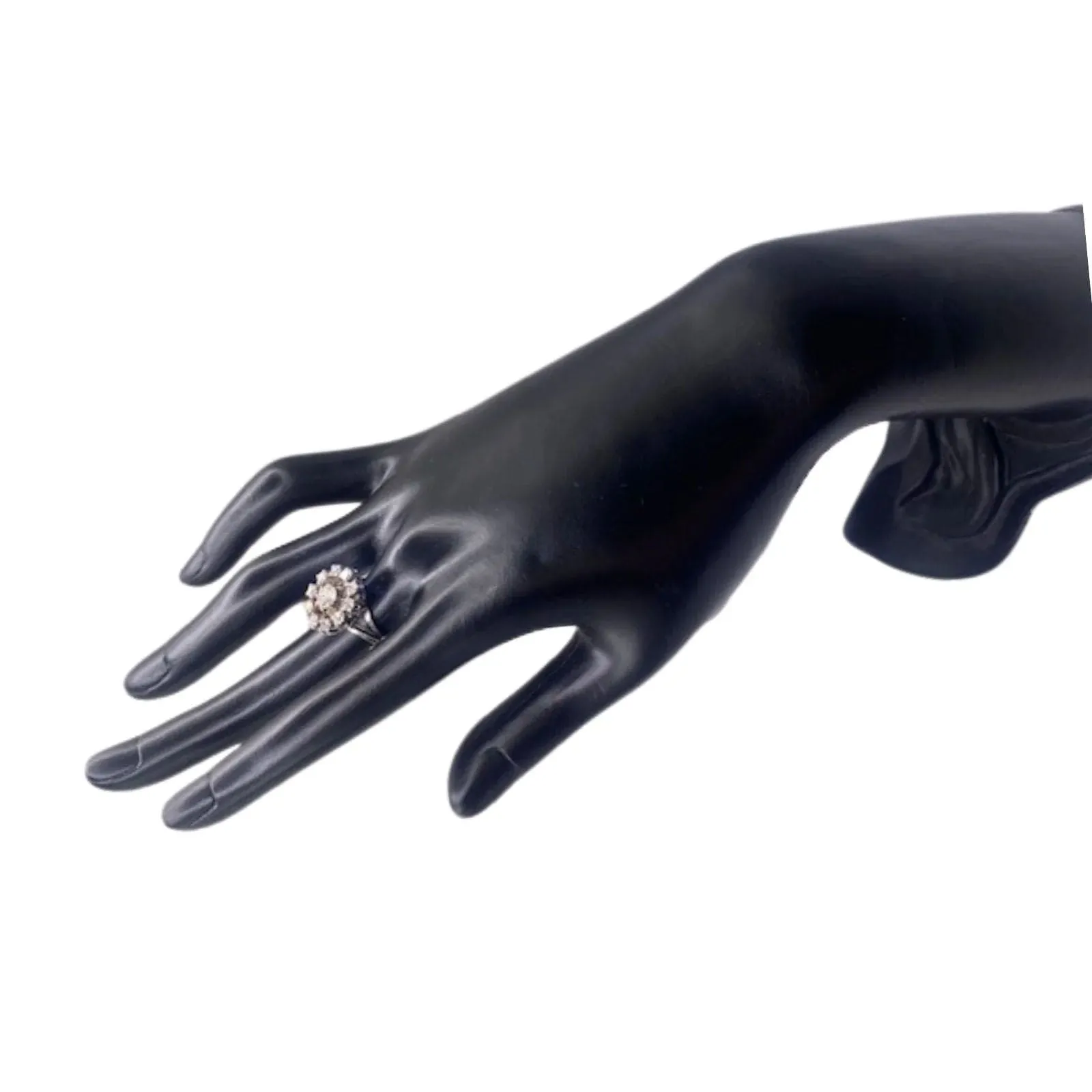 Bague Entourage Fleur Or Blanc 18k Diamants sold by 58 Facettes product image thumbnail 2