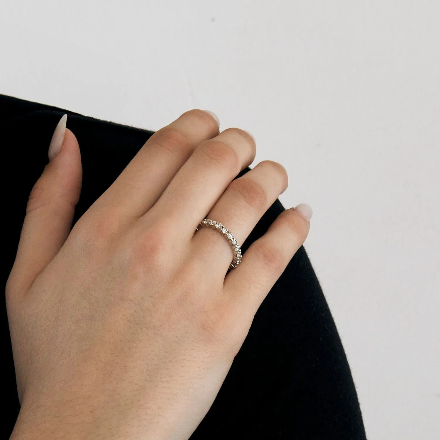 Alliance dite américaine en or gris et diamants sold by 58 Facettes product image thumbnail 2