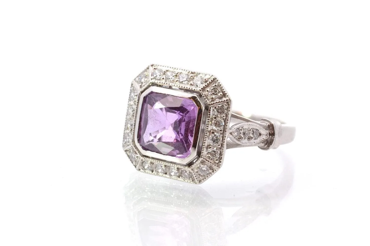 Bague vintage en platine avec saphir et diamants sold by 58 Facettes product image thumbnail 3