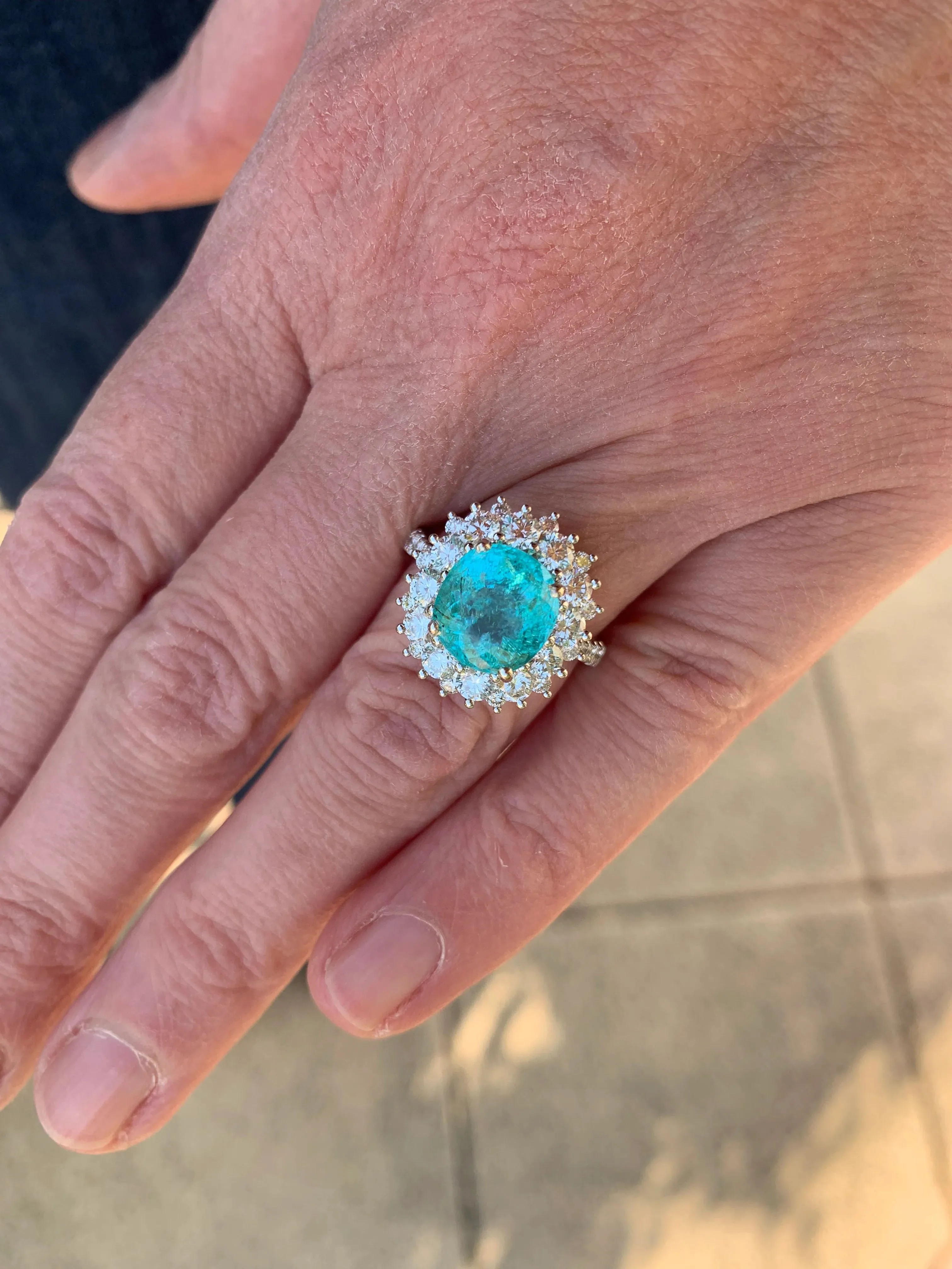 Bague or blanc tourmaline paraïba 4.22 carats diamants sold by 58 Facettes product image thumbnail 2