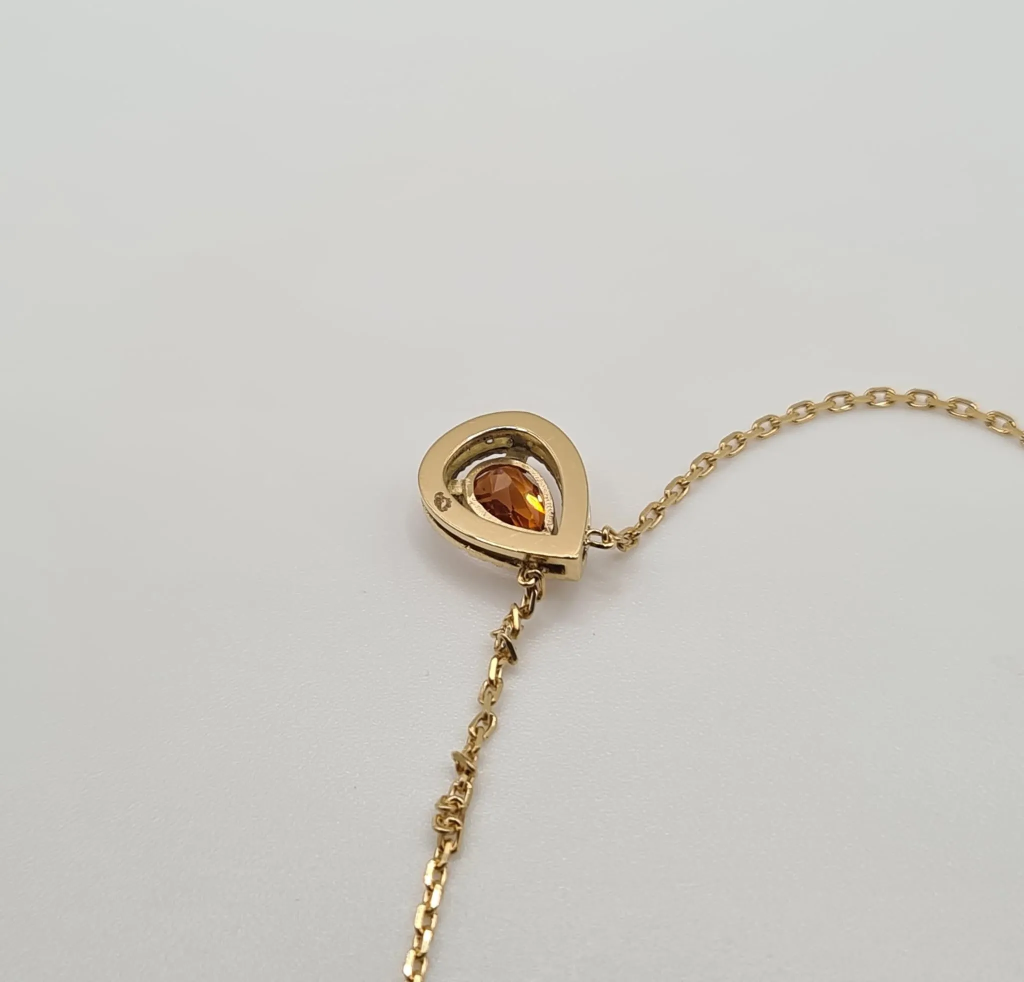 Collier or jaune serti d'une citrine et de diamants sold by 58 Facettes product image thumbnail 3