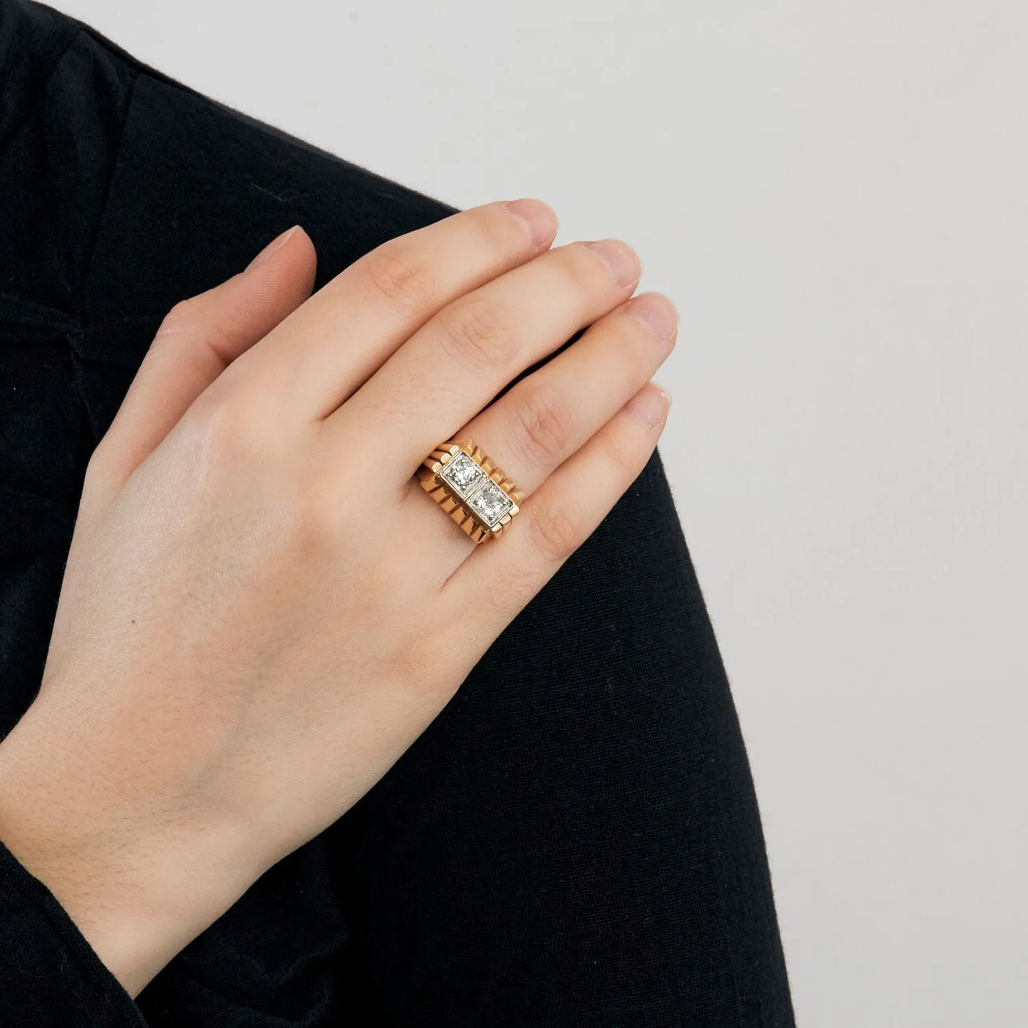 Bague chevalière godronnée diamants sold by 58 Facettes product image thumbnail 3