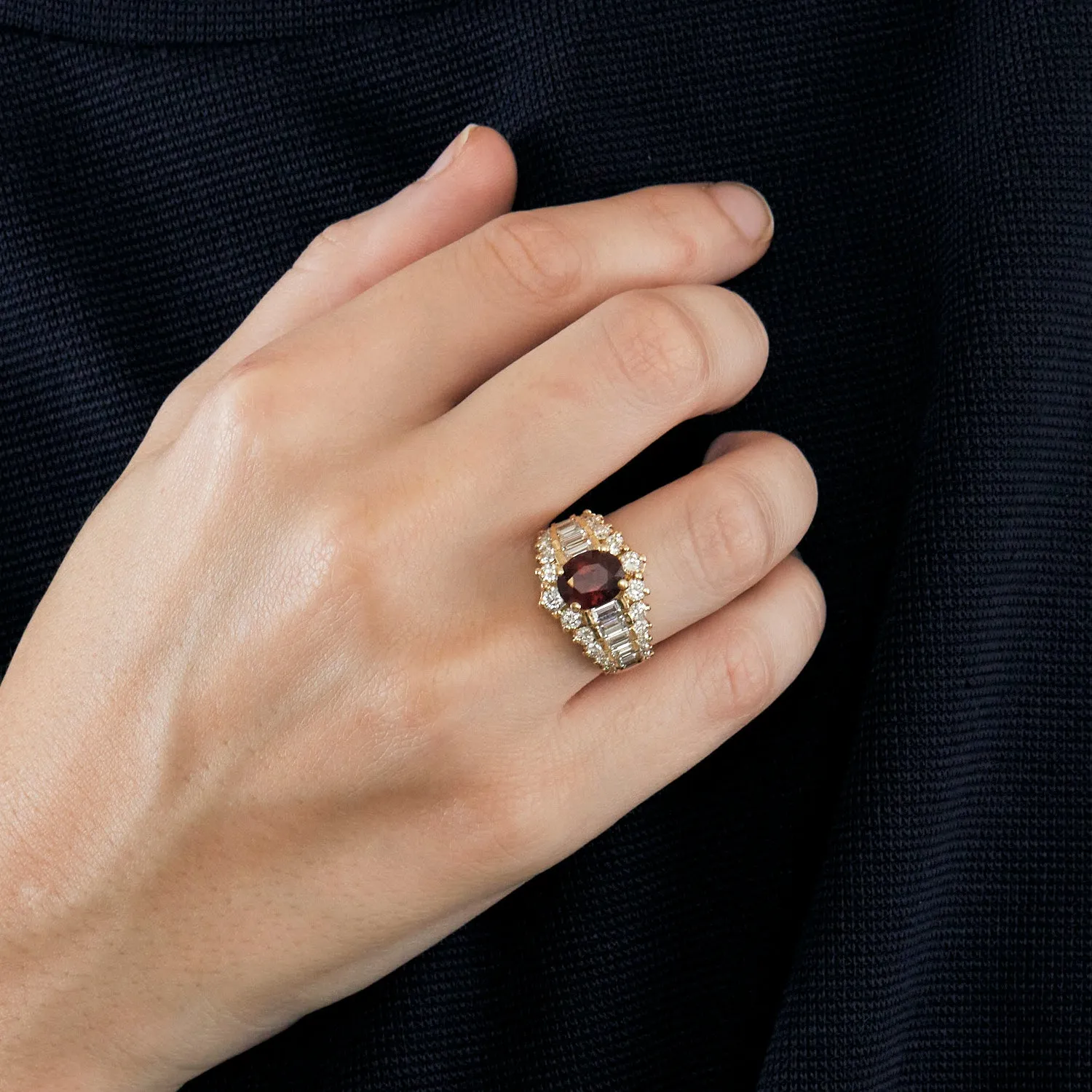 Bague en or jaune, rubis et diamants sold by 58 Facettes product image thumbnail 2