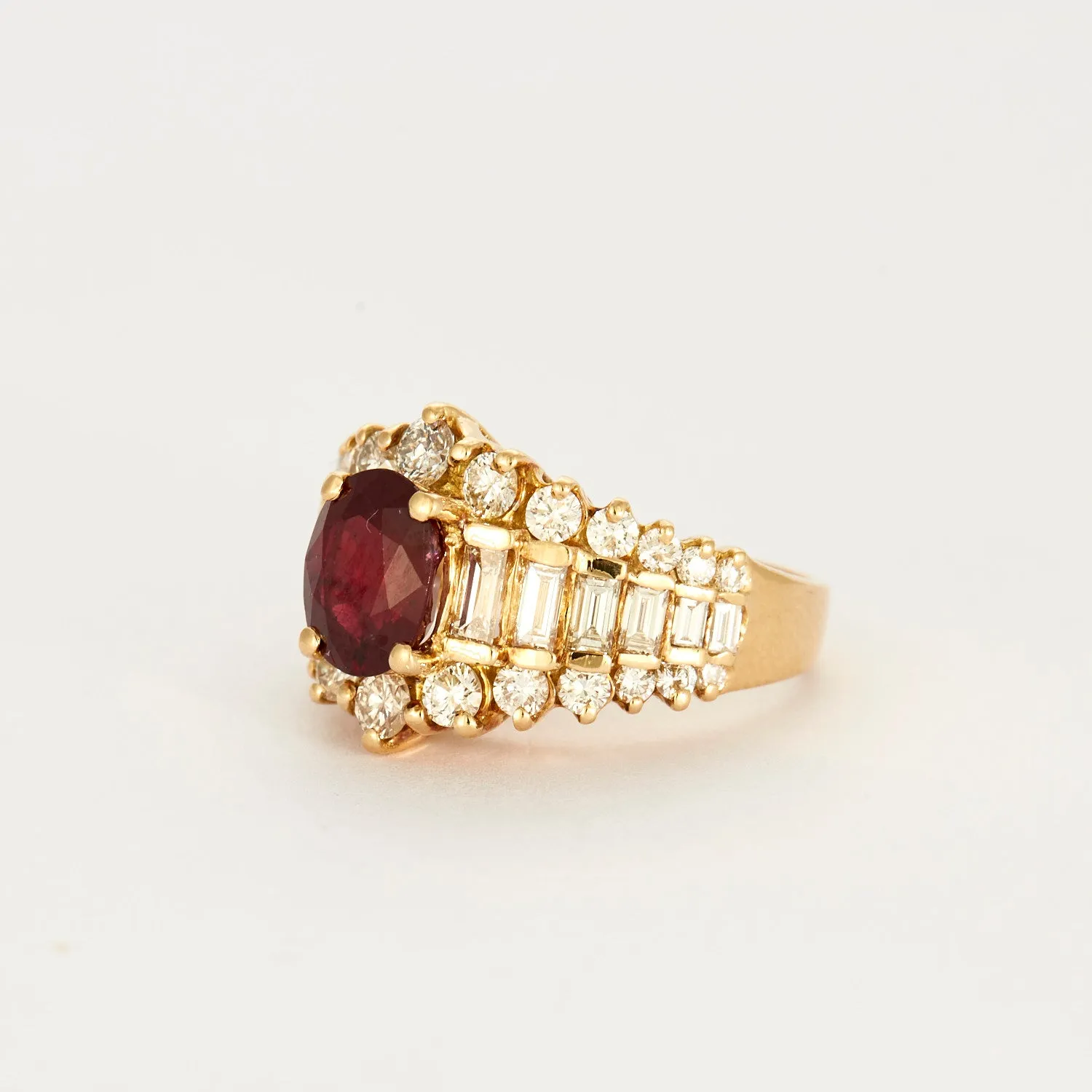 Bague en or jaune, rubis et diamants sold by 58 Facettes product image thumbnail 3