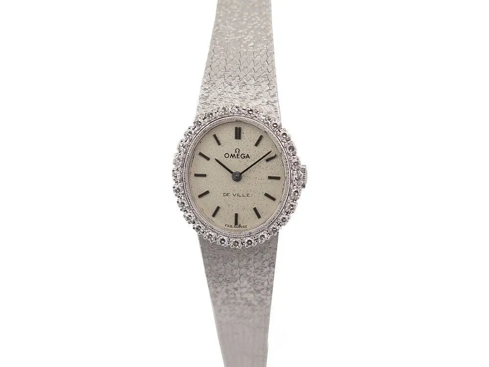 vintage montre OMEGA en or blanc et 28 diamants mecanique sold by 58 Facettes product image thumbnail 2