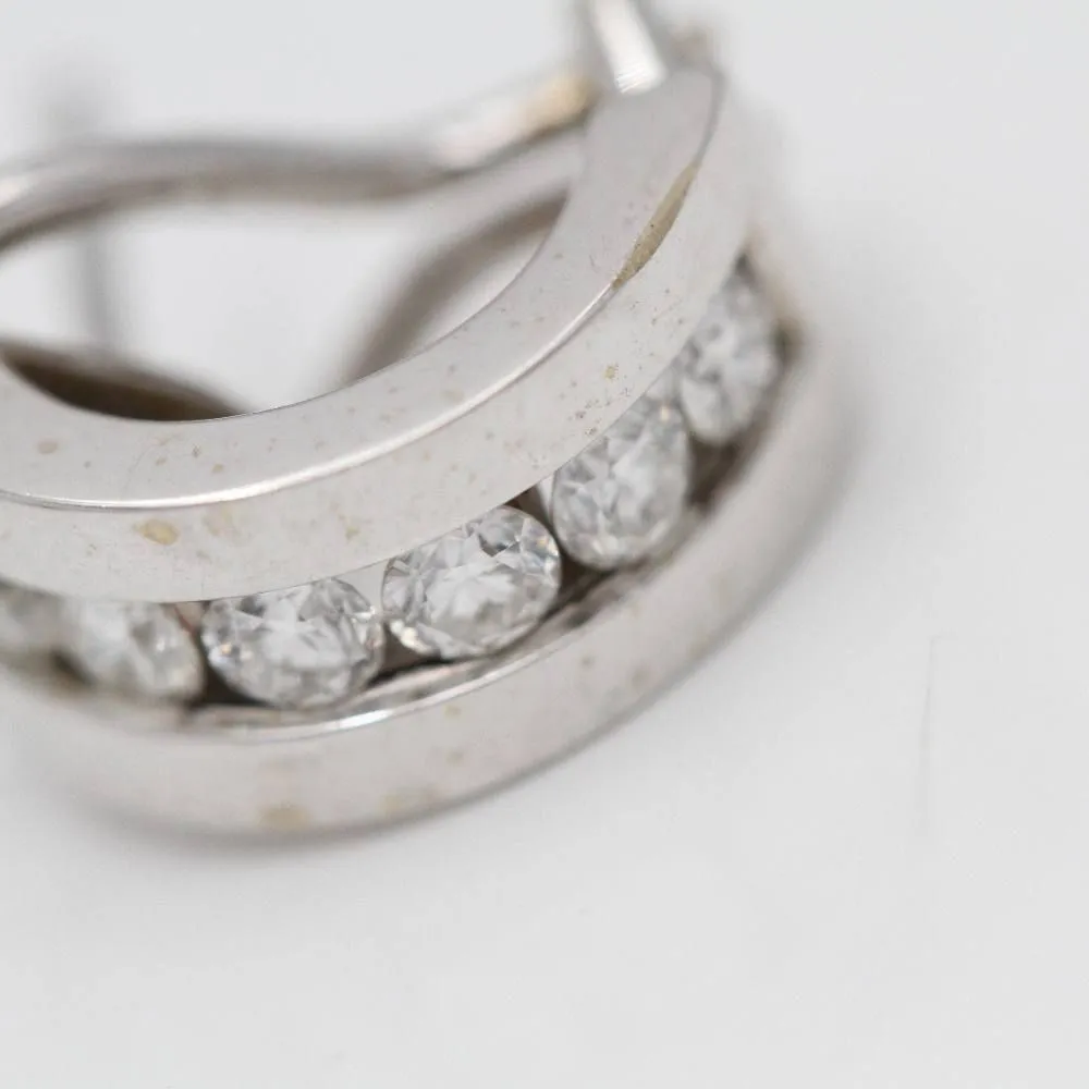 boucles d'oreilles en or blanc avec diamants sold by 58 Facettes product image thumbnail 3