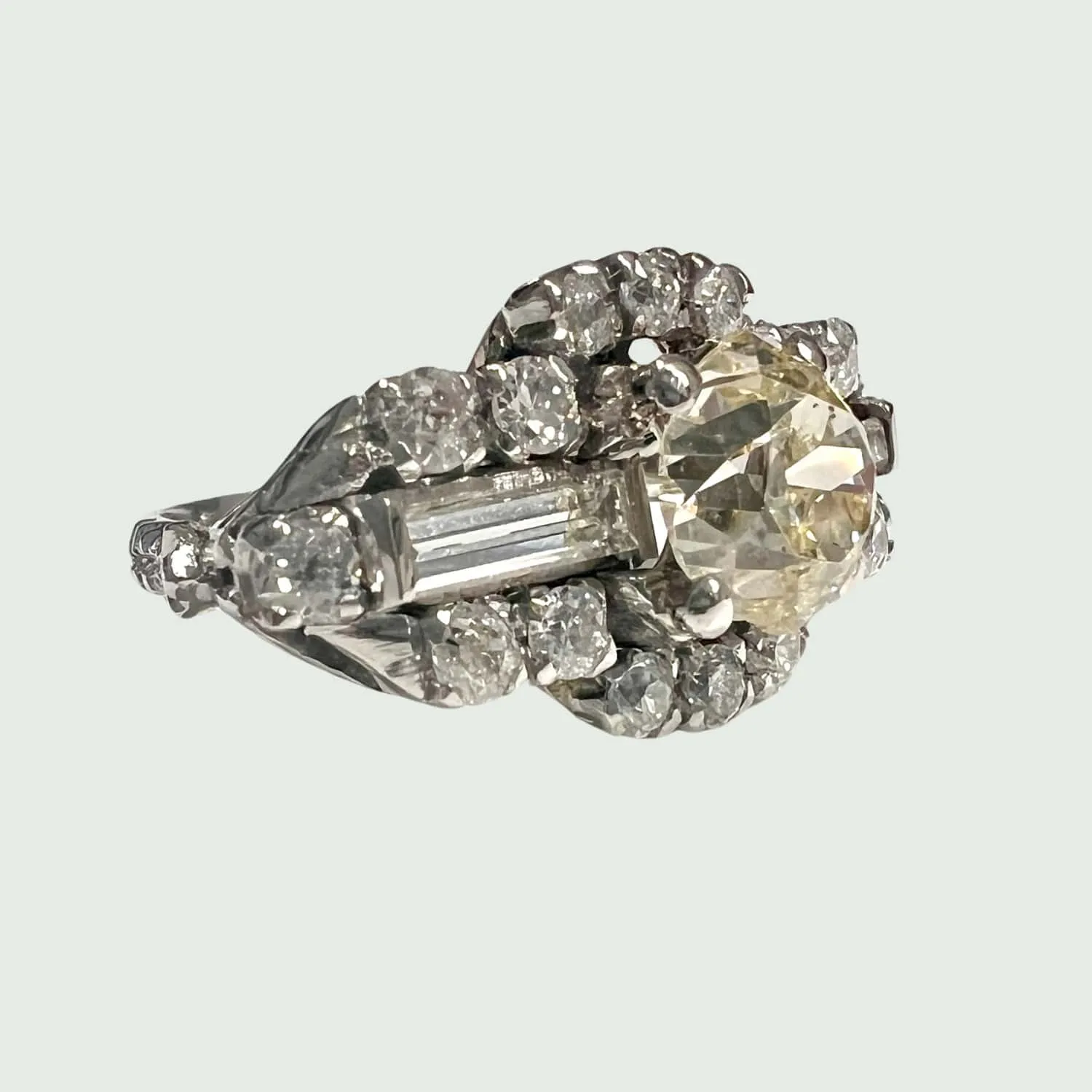 Bague contemporaine en platine et diamants sold by 58 Facettes product image thumbnail 5