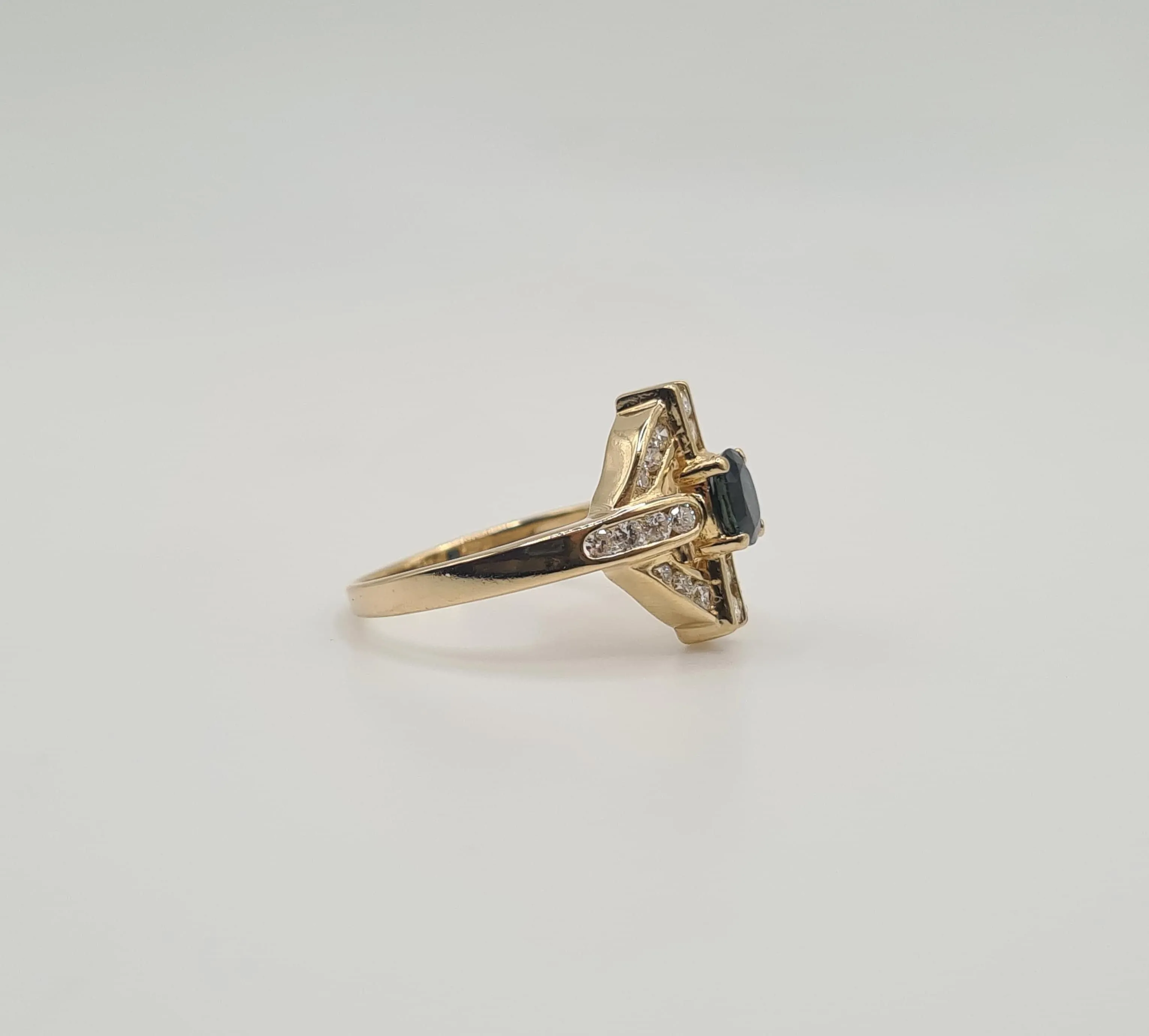 Bague or jaune sertie de diamants et d'un saphir sold by 58 Facettes product image thumbnail 4