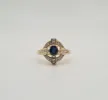 Bague or jaune sertie de diamants et d'un saphir sold by 58 Facettes