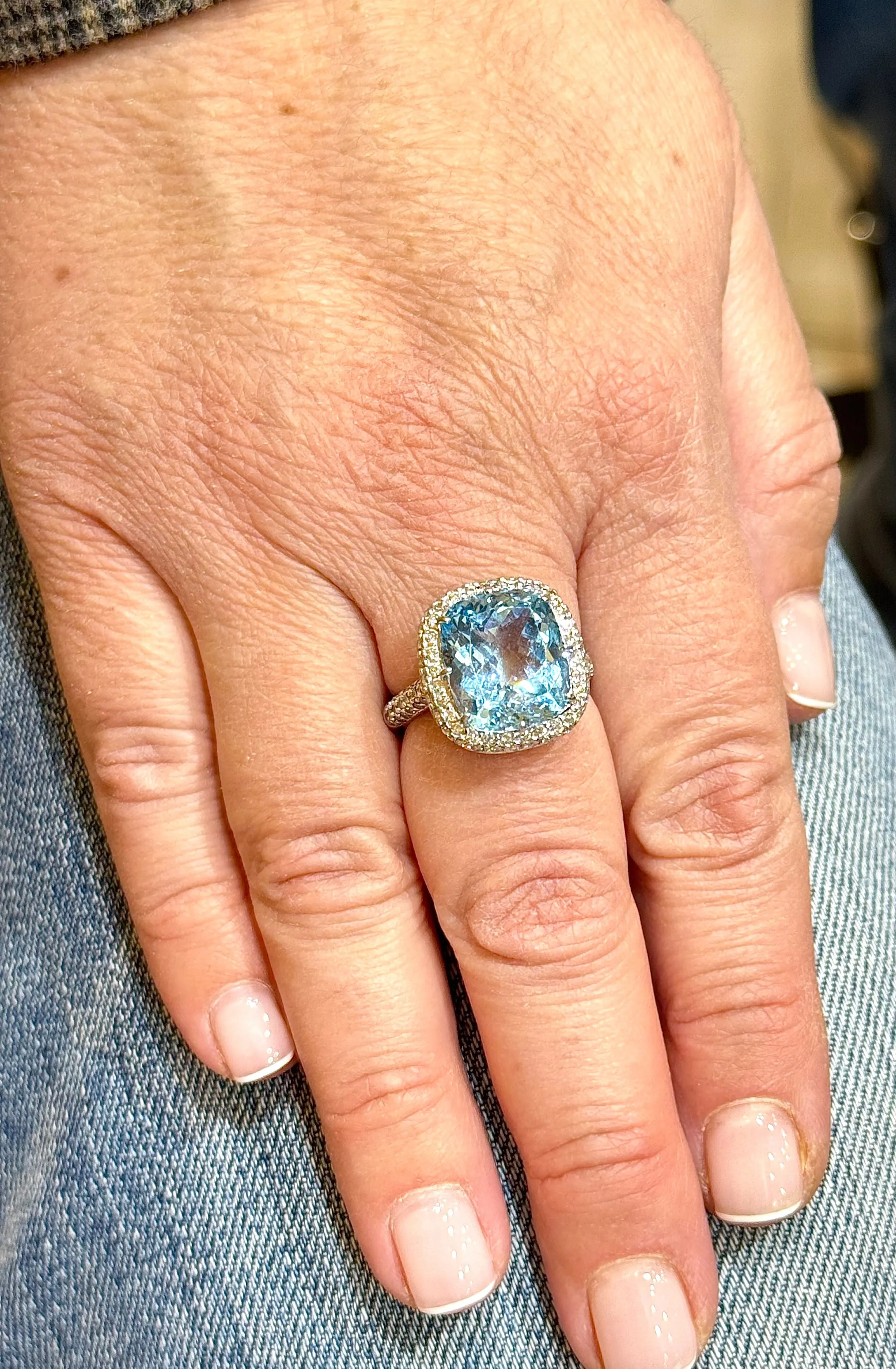 Bague or blanc topaze bleue et diamants sold by 58 Facettes product image thumbnail 2