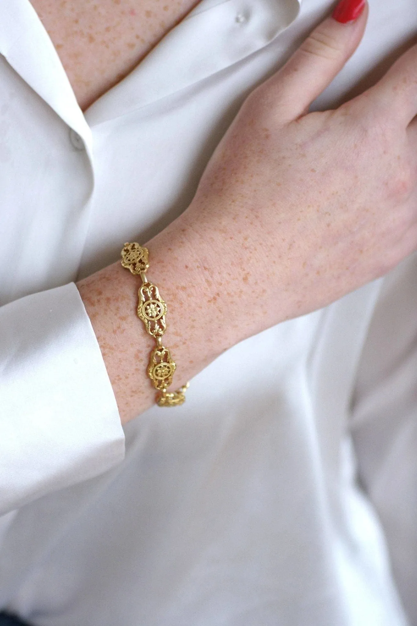 Bracelet ancien maille ajourée or jaune sold by 58 Facettes product image thumbnail 3