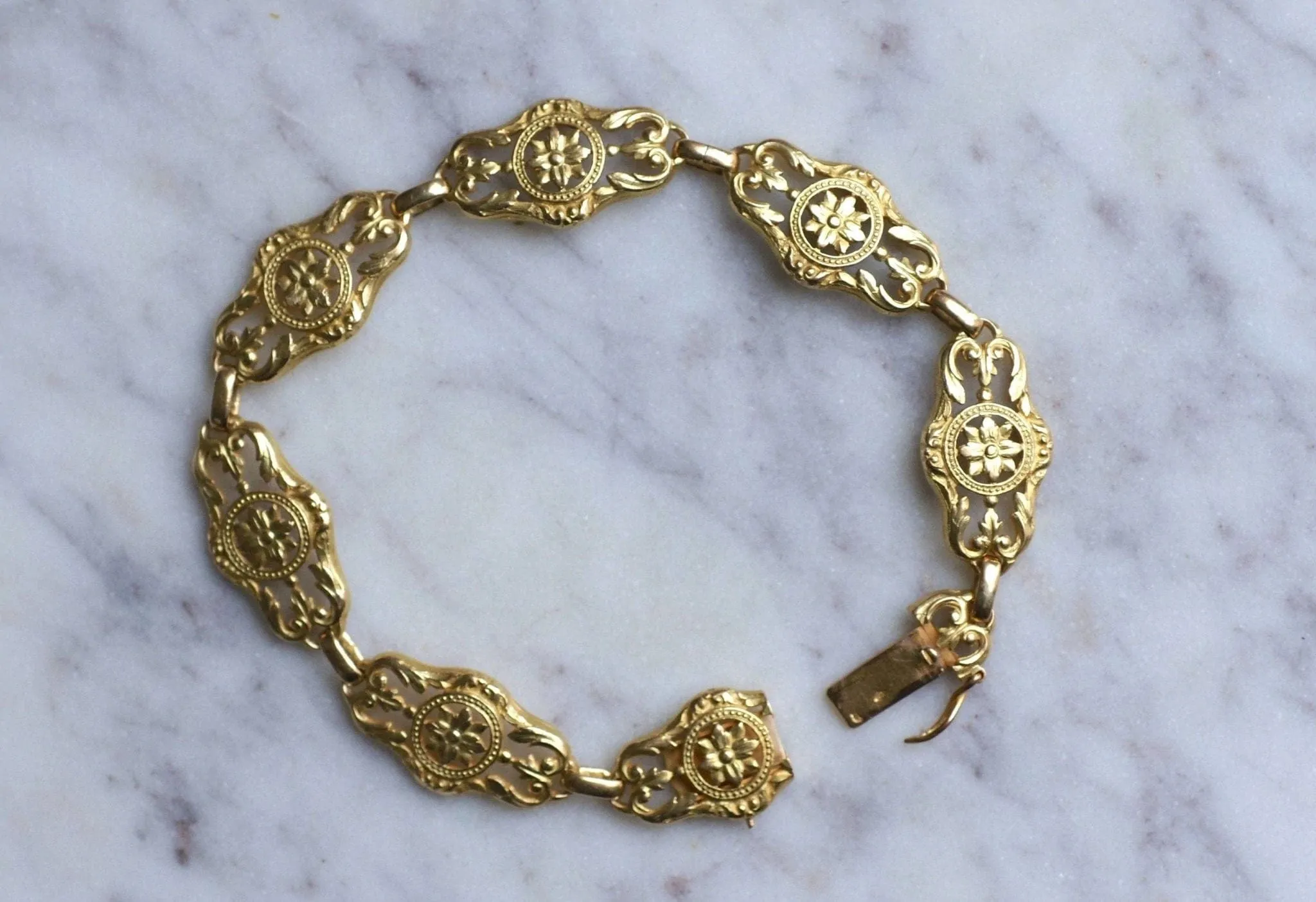 Bracelet ancien maille ajourée or jaune sold by 58 Facettes product image thumbnail 2