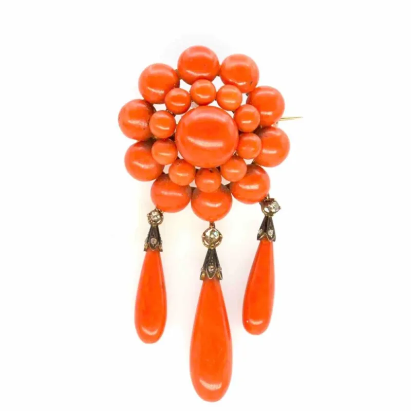 Broche fin 19e corail et diamants en or jaune 18k sold by 58 Facettes