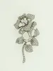 Broche fleur diamants 2,50 ct sold by 58 Facettes