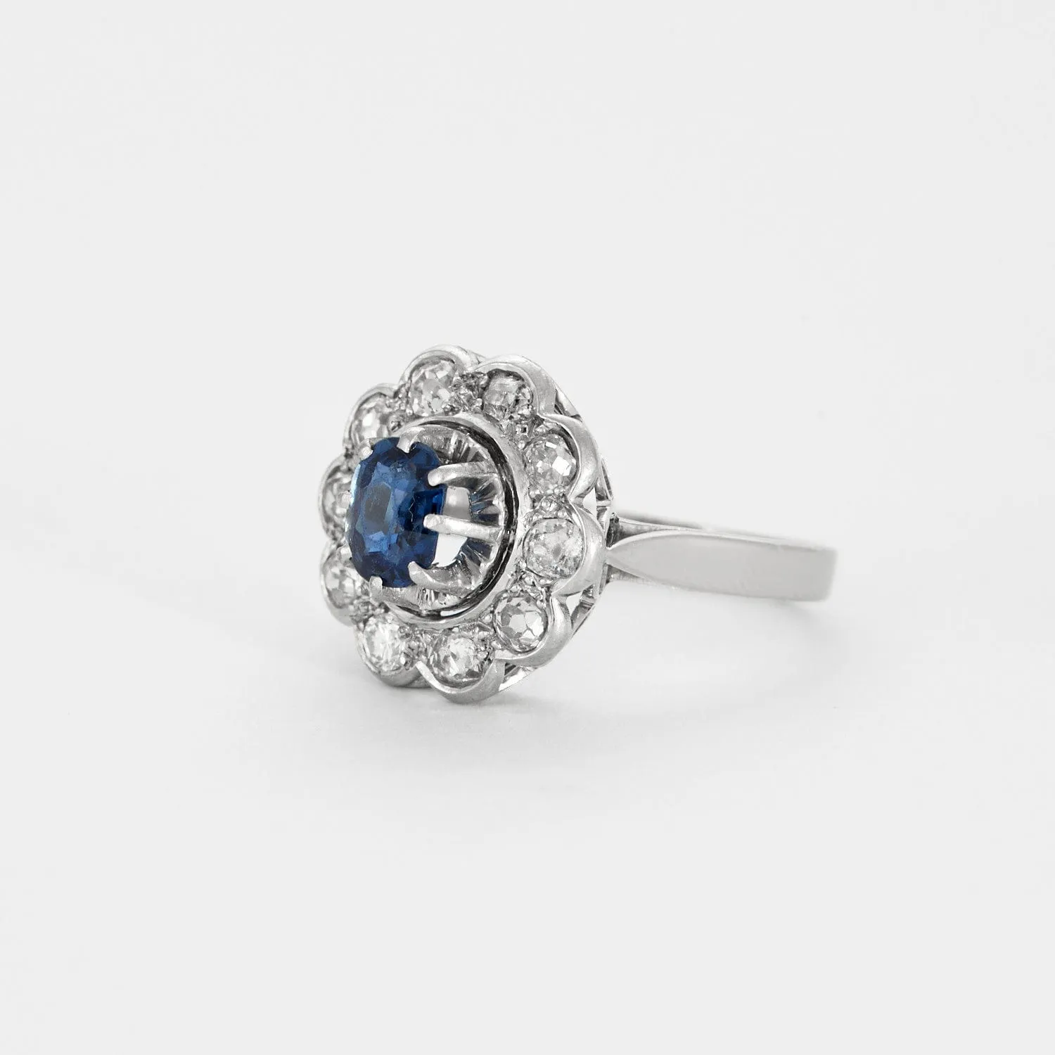 Bague marguerite platine et or gris avec saphir sold by 58 Facettes product image thumbnail 3