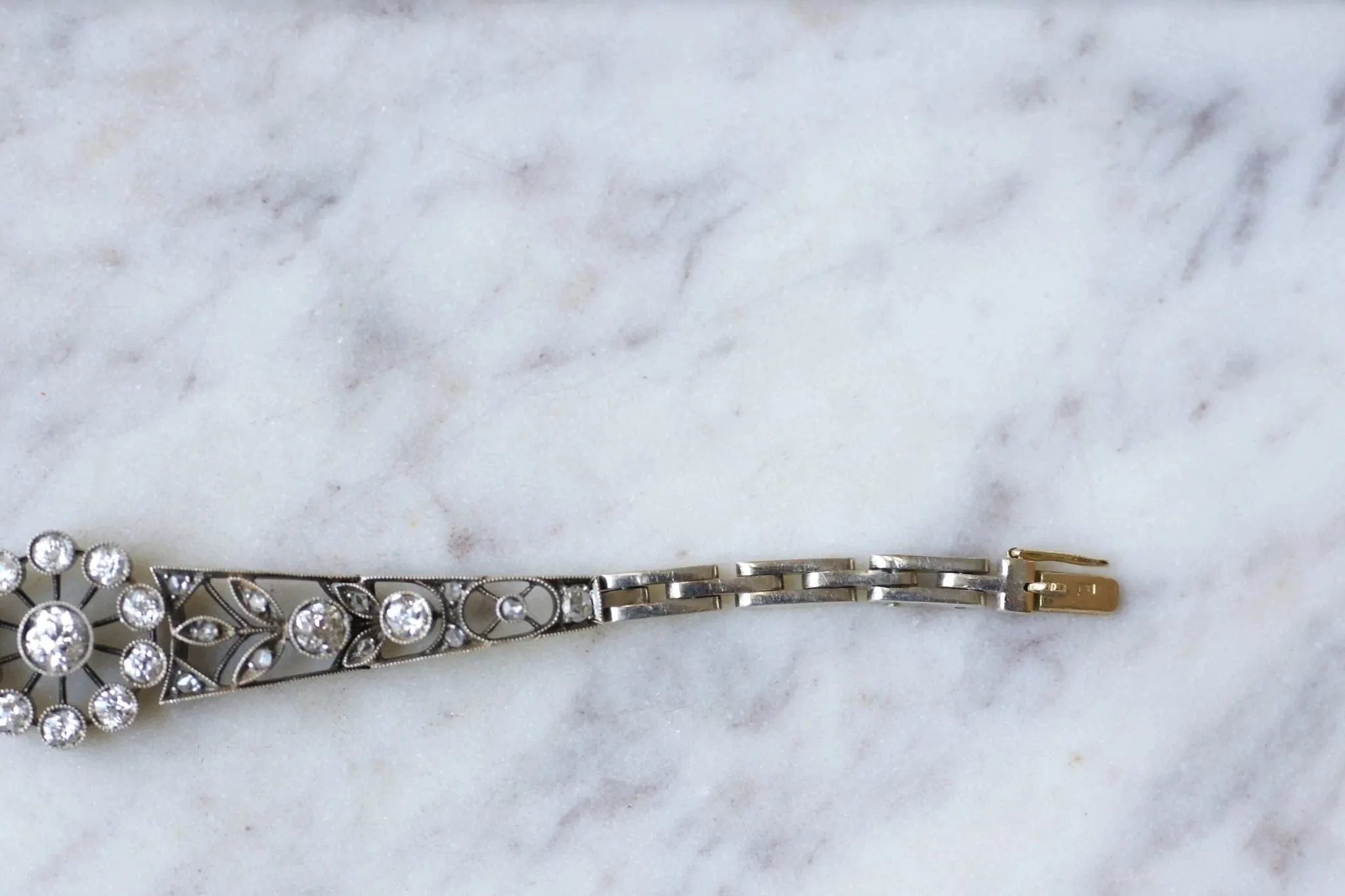 Bracelet ancien en or rose, argent, et diamants sold by 58 Facettes product image thumbnail 5