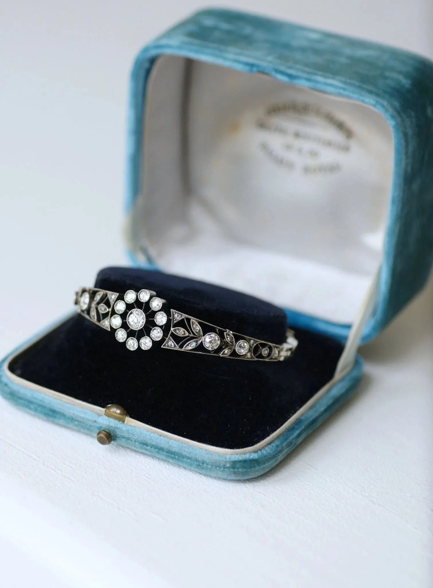 Bracelet ancien en or rose, argent, et diamants sold by 58 Facettes product image thumbnail 3