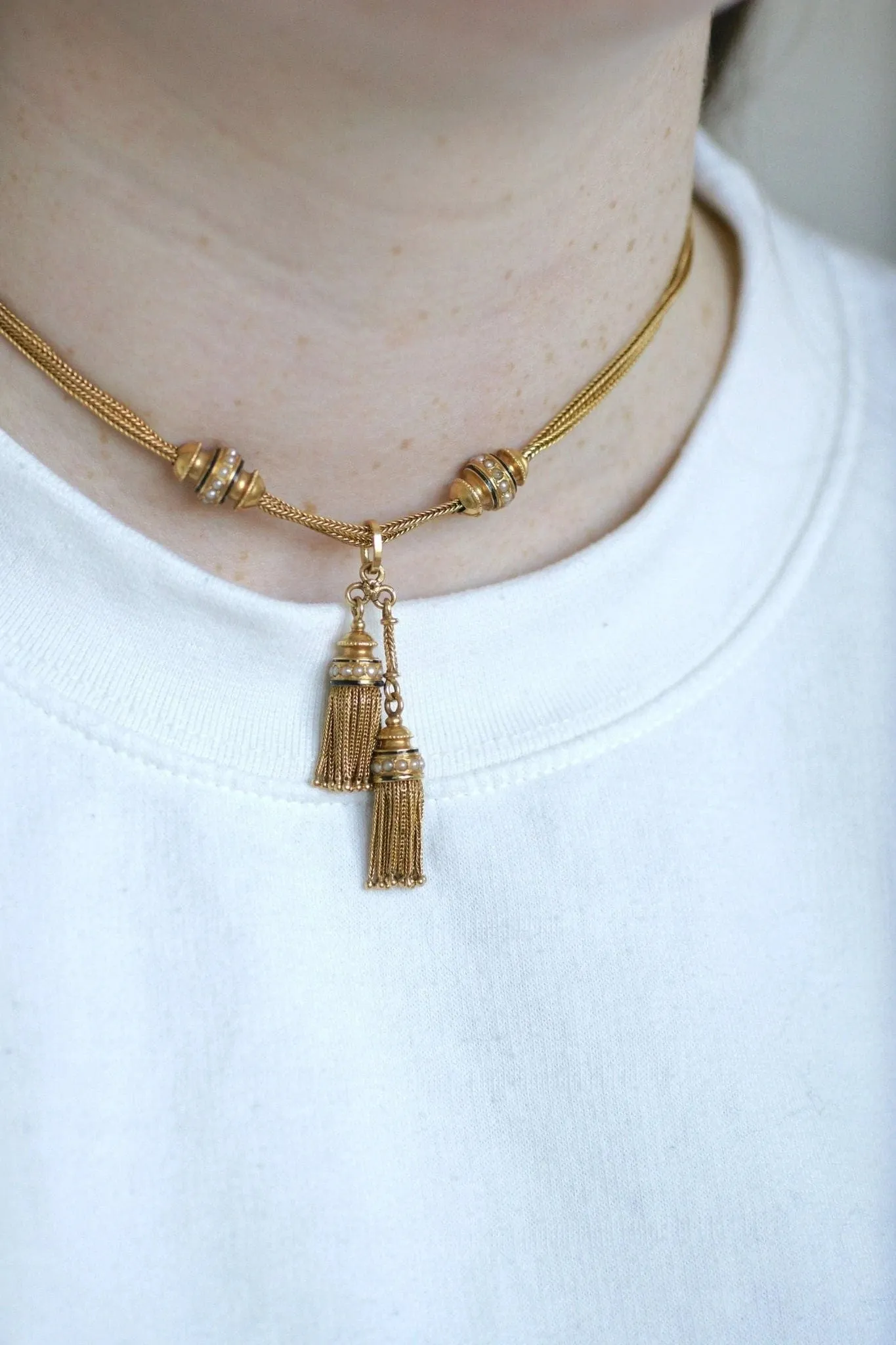 Collier négligé or et pompons sold by 58 Facettes product image thumbnail 3