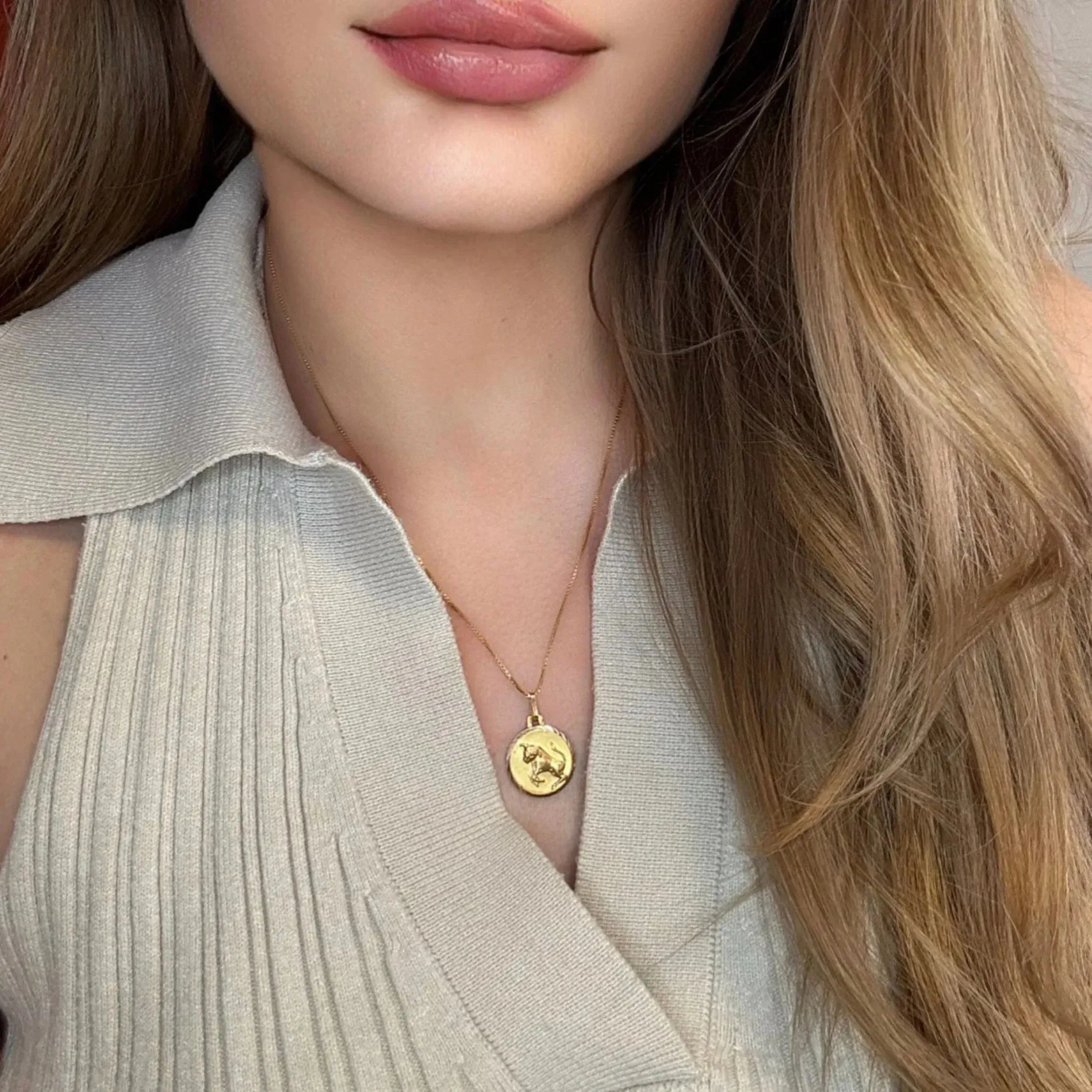 Médaille Taureau or jaune sold by 58 Facettes product image thumbnail 2