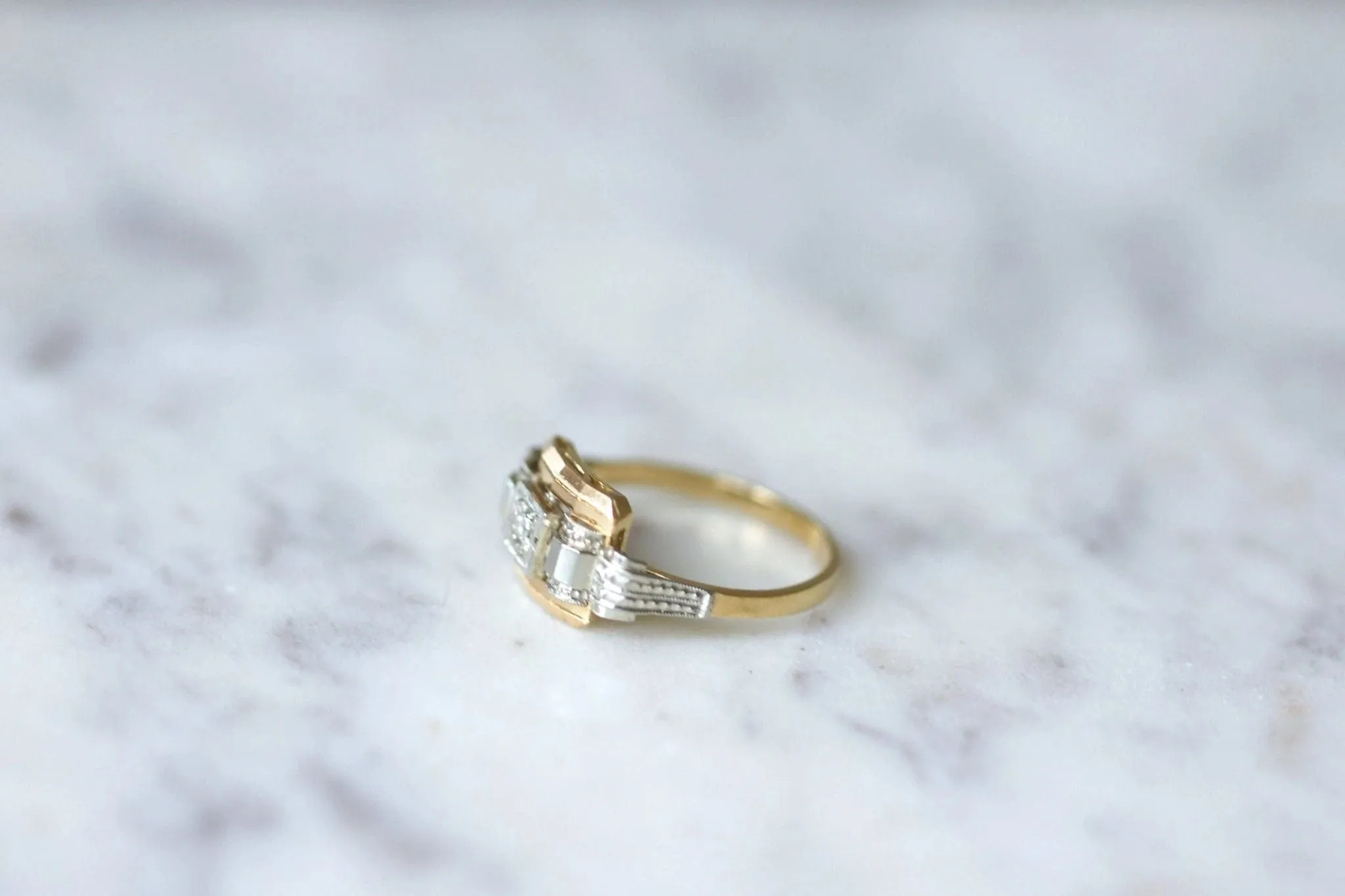 Bague Art Déco trois ors et diamant sold by 58 Facettes product image thumbnail 3