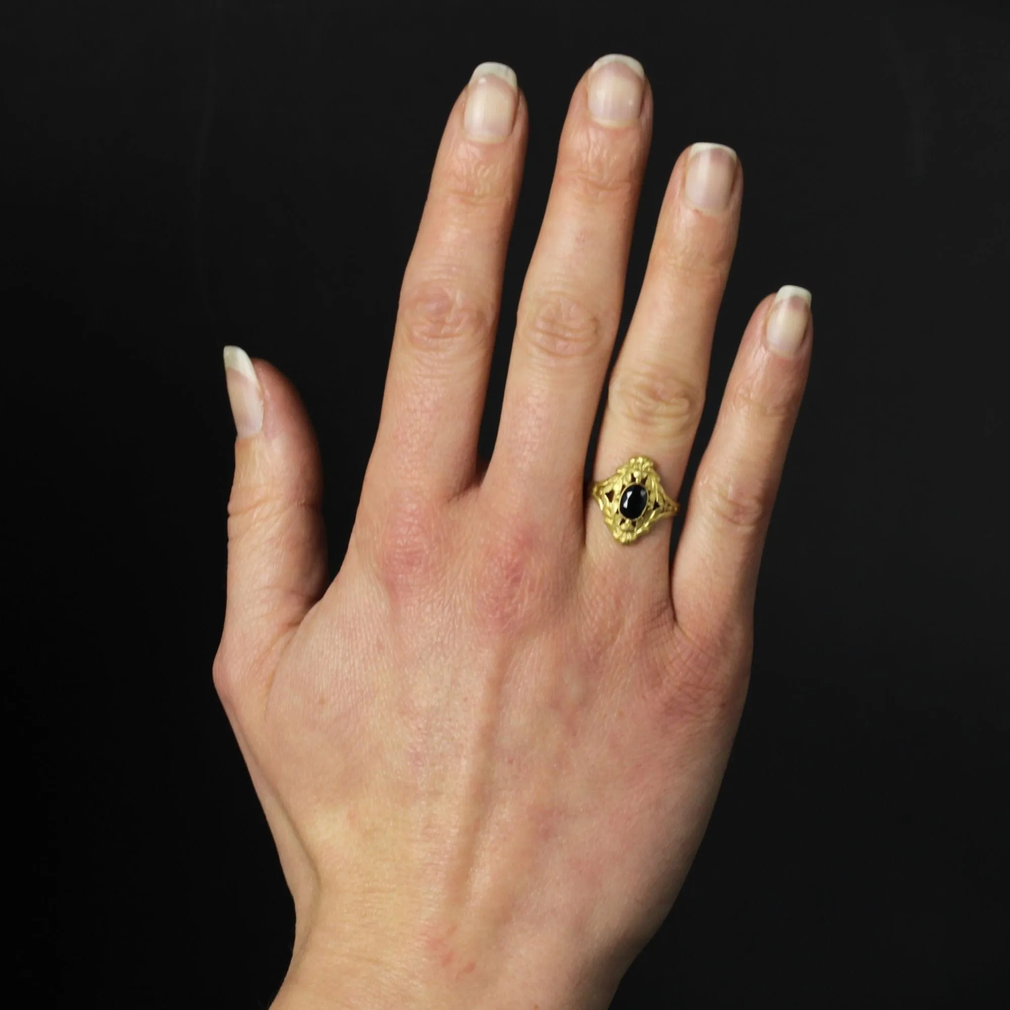 Bague Art Nouveau or jaune mat et saphir sold by 58 Facettes product image thumbnail 2