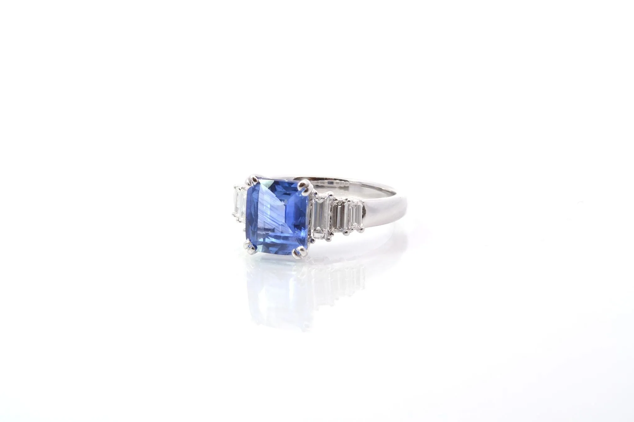 Bague saphir de Ceylan 2.48ct et diamants baguettes sold by 58 Facettes product image thumbnail 2