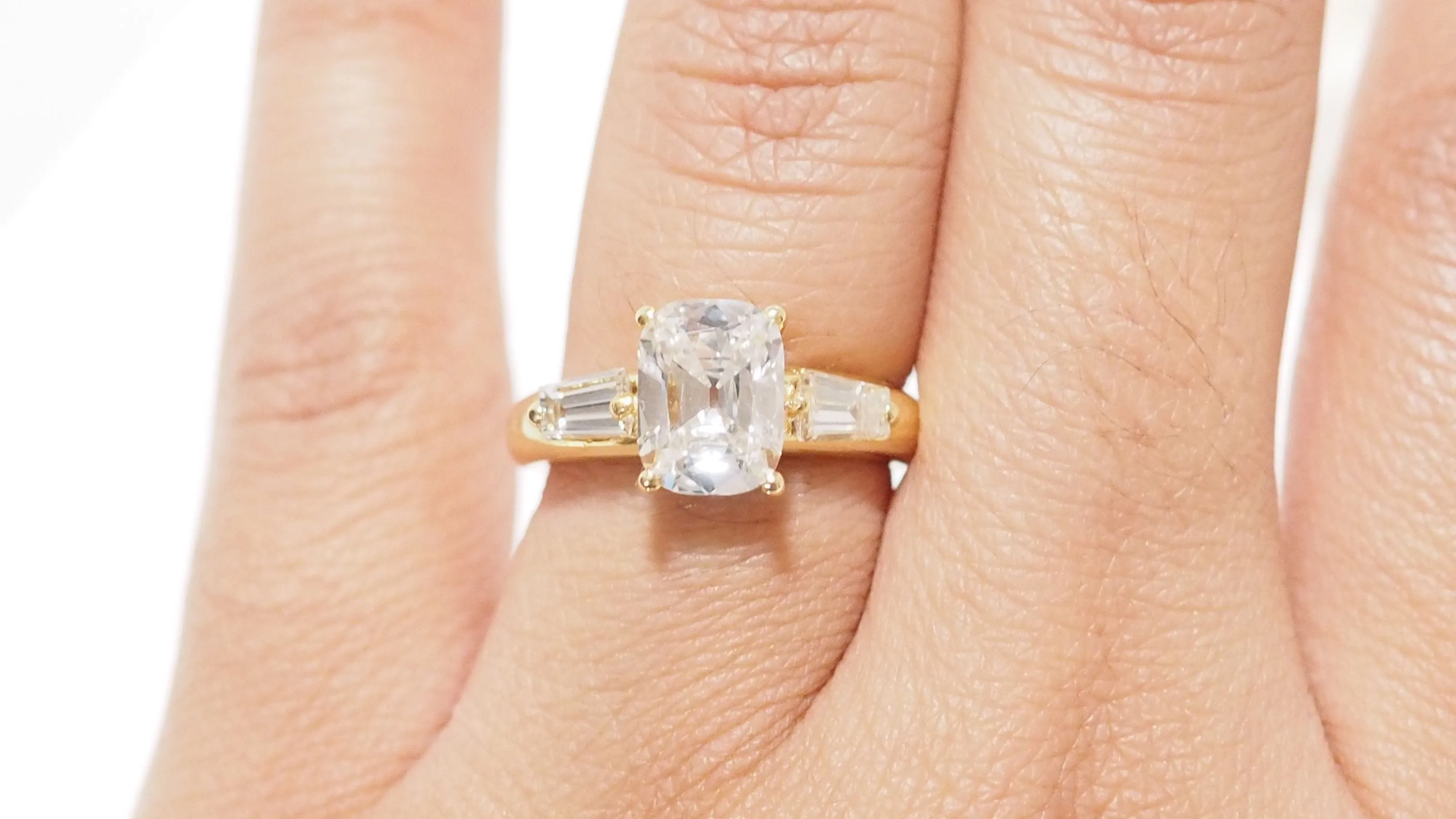 Bague diamant coussin 2cts sold by 58 Facettes product image thumbnail 2