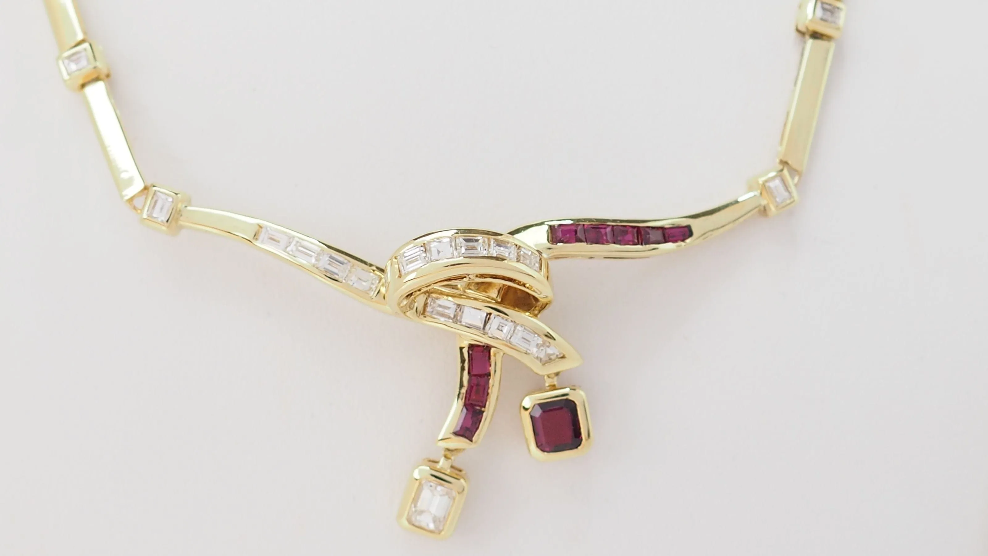 Collier vintage diamants et rubis sold by 58 Facettes product image thumbnail 4