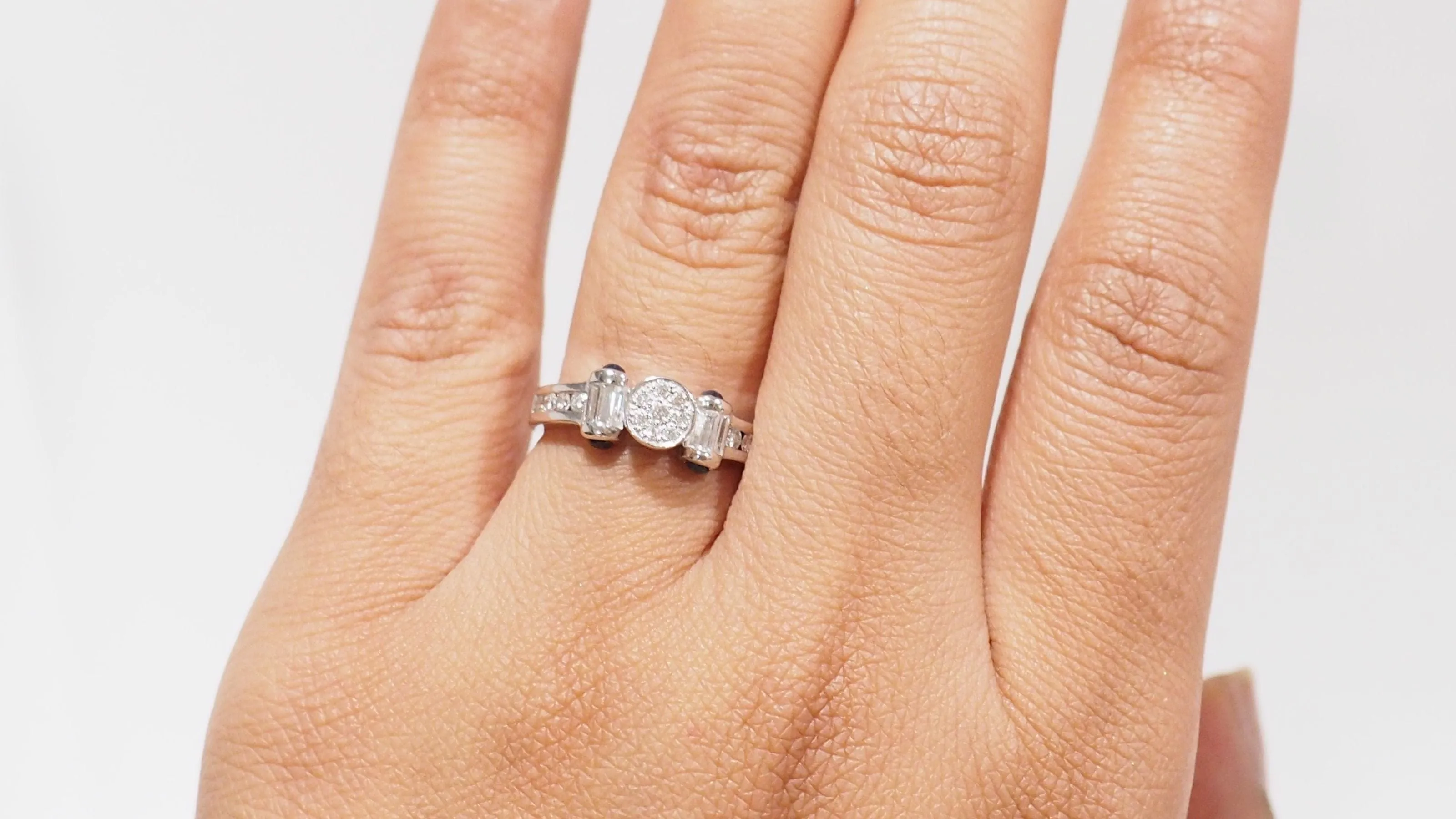 Bague diamants et saphirs taille cabochon sold by 58 Facettes product image thumbnail 2