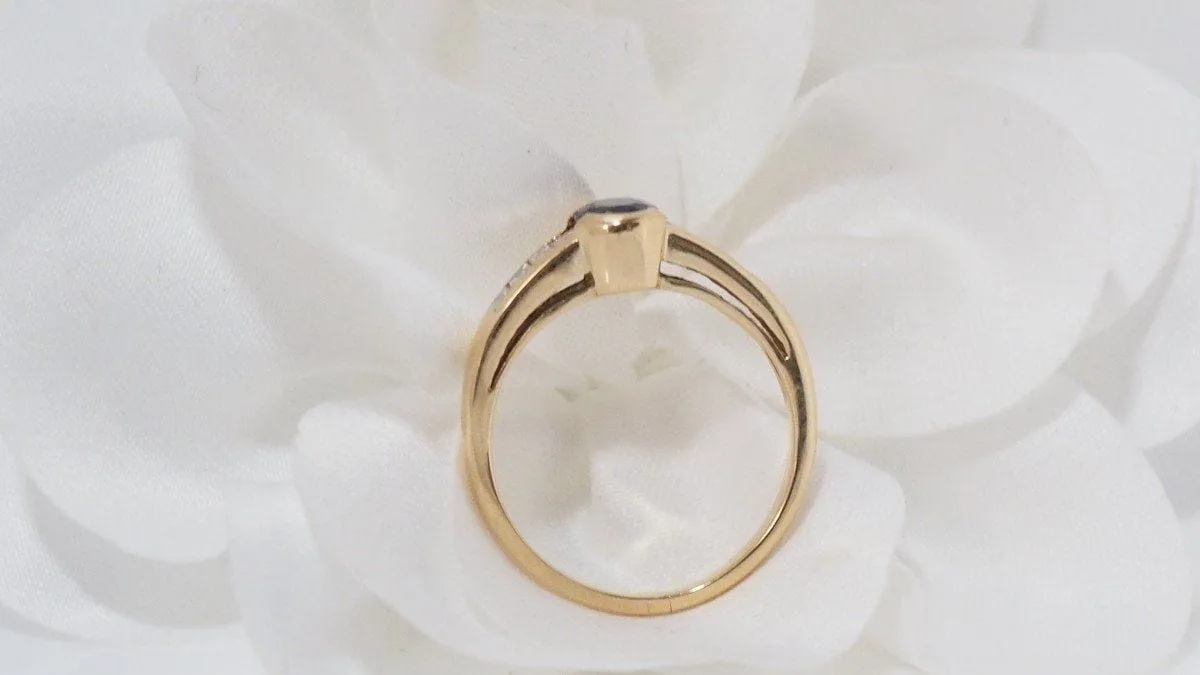 Bague en Or Jaune Saphir Ovale Et Diamants sold by 58 Facettes product image thumbnail 5