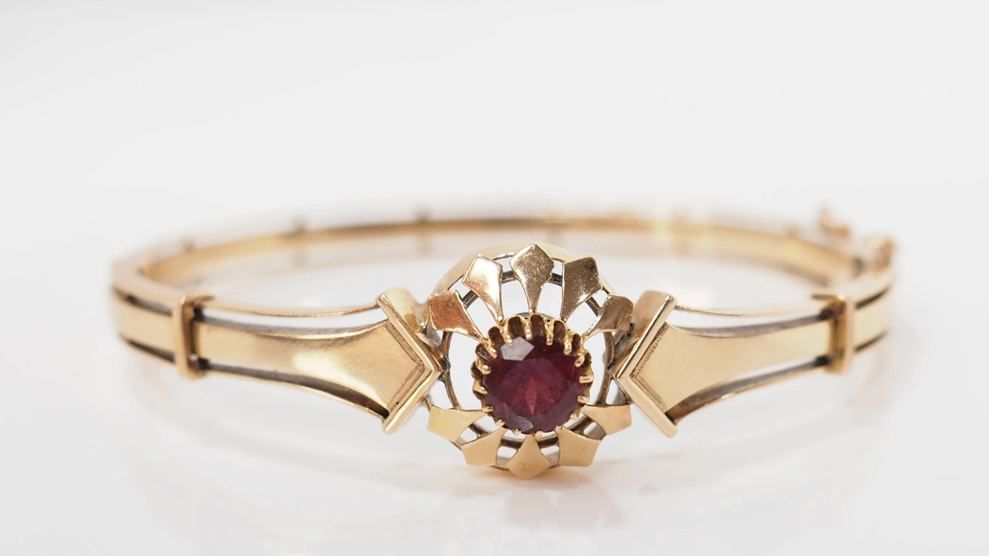 Bracelet en Or rose et Grenat sold by 58 Facettes product image thumbnail 3