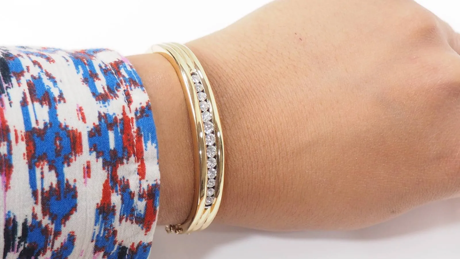 Bracelet jonc ouvrant en or jaune et diamants sold by 58 Facettes product image thumbnail 3