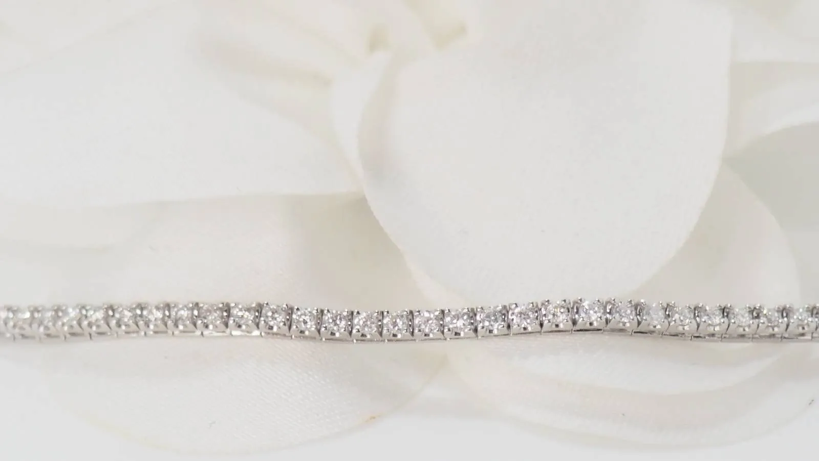 Bracelet or blanc et diamants sold by 58 Facettes product image thumbnail 5
