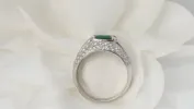 Bague jonc émeraude et diamants sold by 58 Facettes