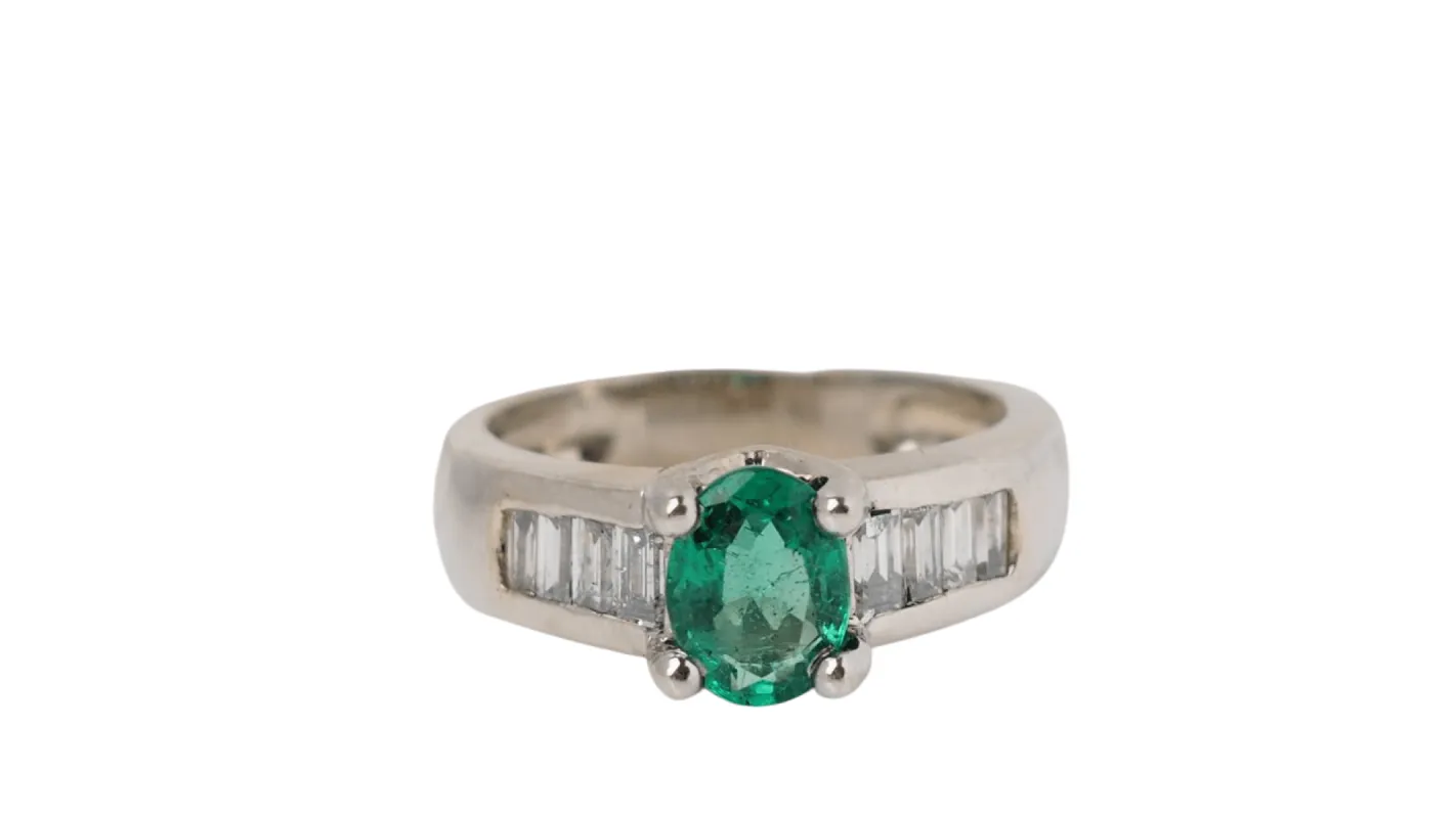 Bague émeraude et diamants baguettes sold by 58 Facettes