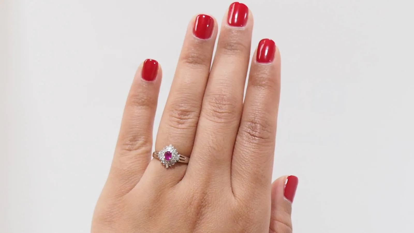 Bague rubis ovale certifié et diamants sold by 58 Facettes product image thumbnail 2