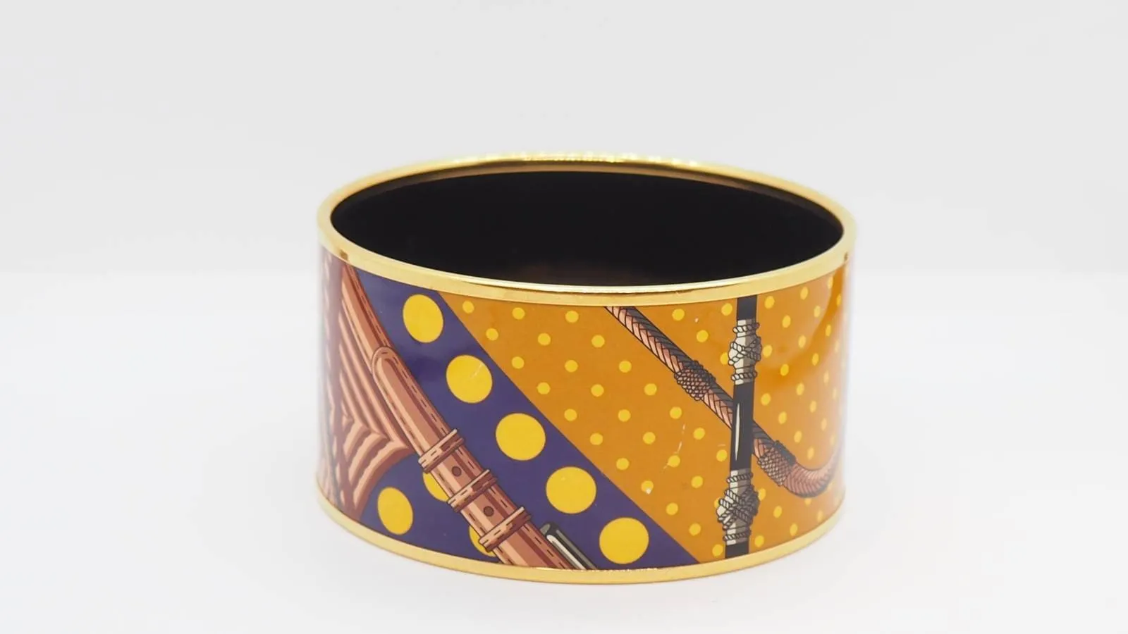 Bracelet manchette en métal doré émaillé Hermès sold by 58 Facettes product image thumbnail 4