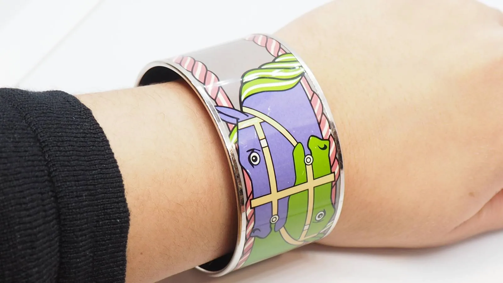 Bracelet Hermès en métal argenté émaillé sold by 58 Facettes product image thumbnail 2