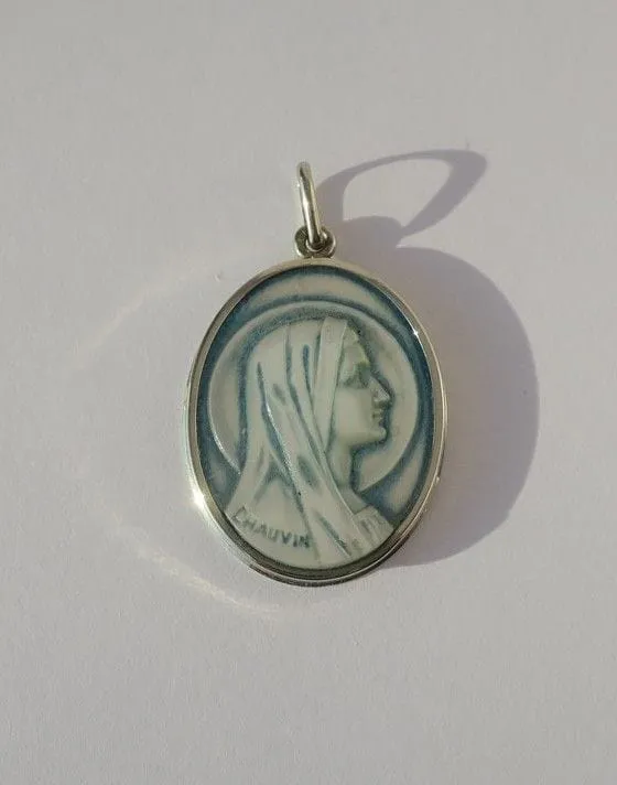 Médaille pendentif Vierge nacre or blanc signée Chauvin sold by 58 Facettes product image thumbnail 3