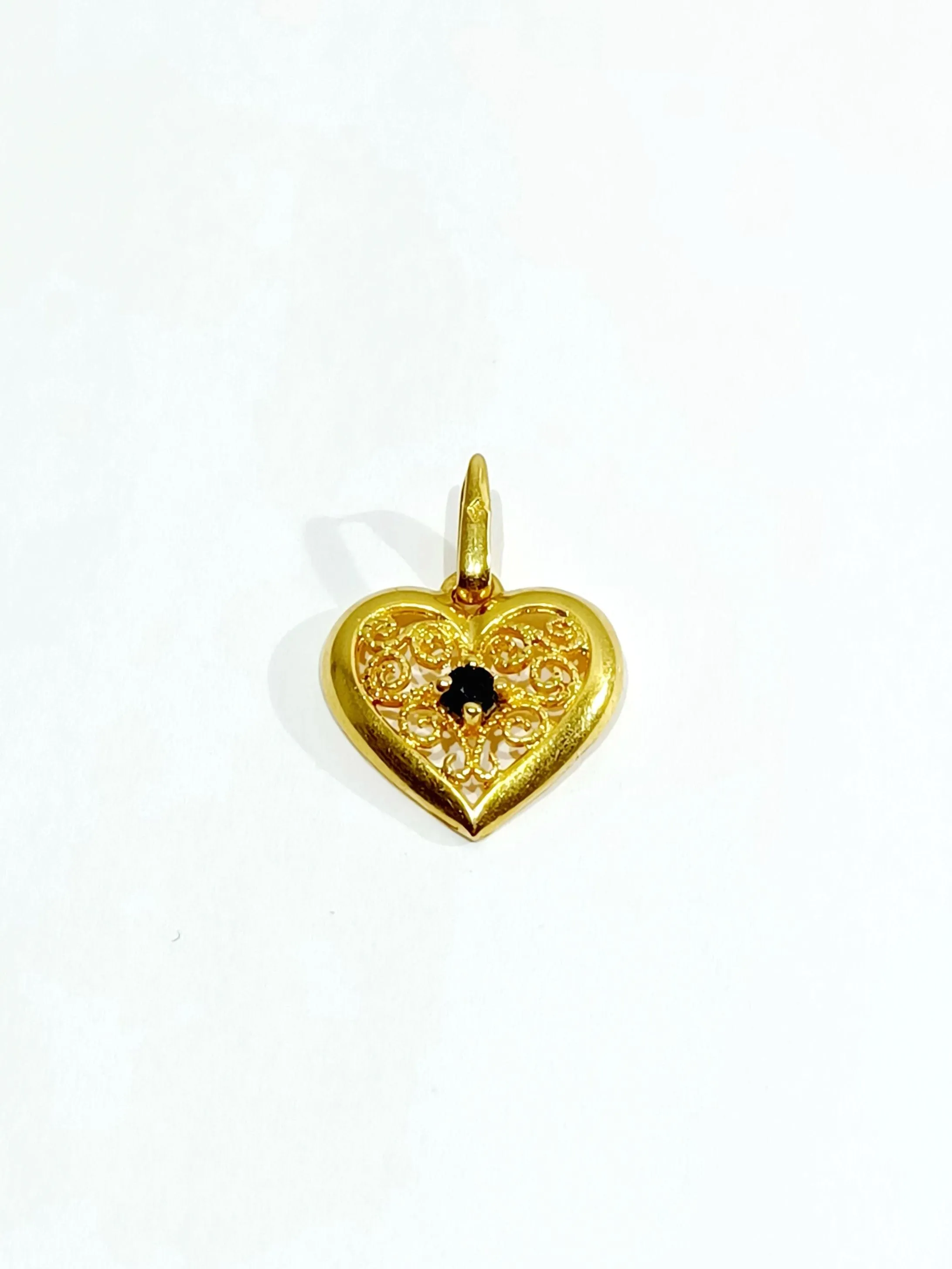 Pendentif cœur or jaune et Saphir sold by 58 Facettes