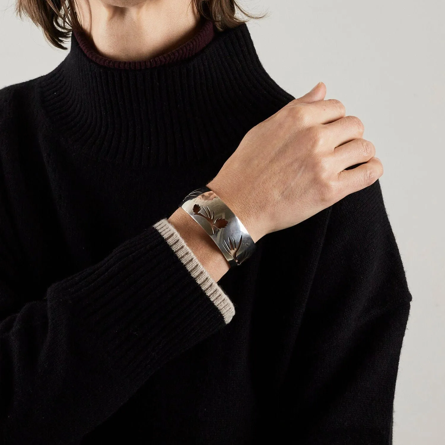 Hermès - Bracelet manchette ouverte argent sold by 58 Facettes product image thumbnail 2