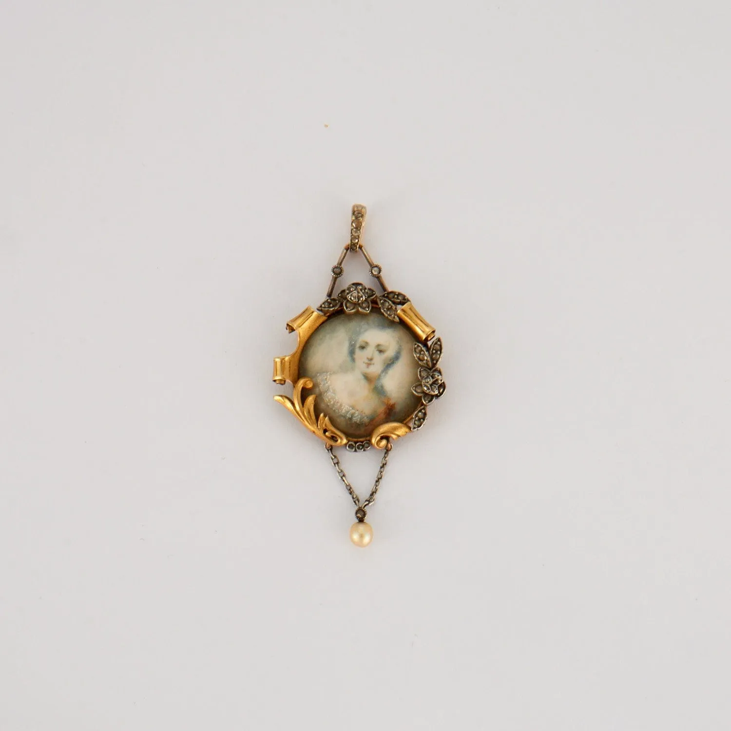 Pendentif en or jaune et nacre sold by 58 Facettes product image thumbnail 2