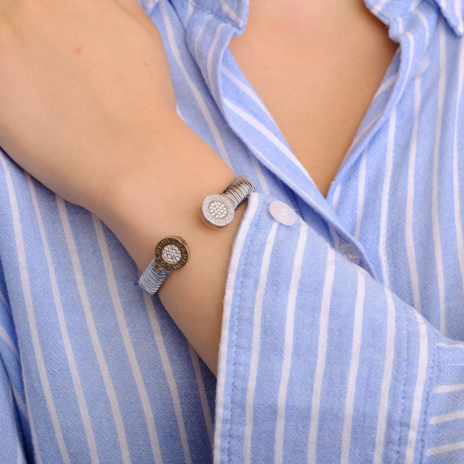 BULGARI - Bracelet ouvert or gris et diamants sold by 58 Facettes product image thumbnail 2