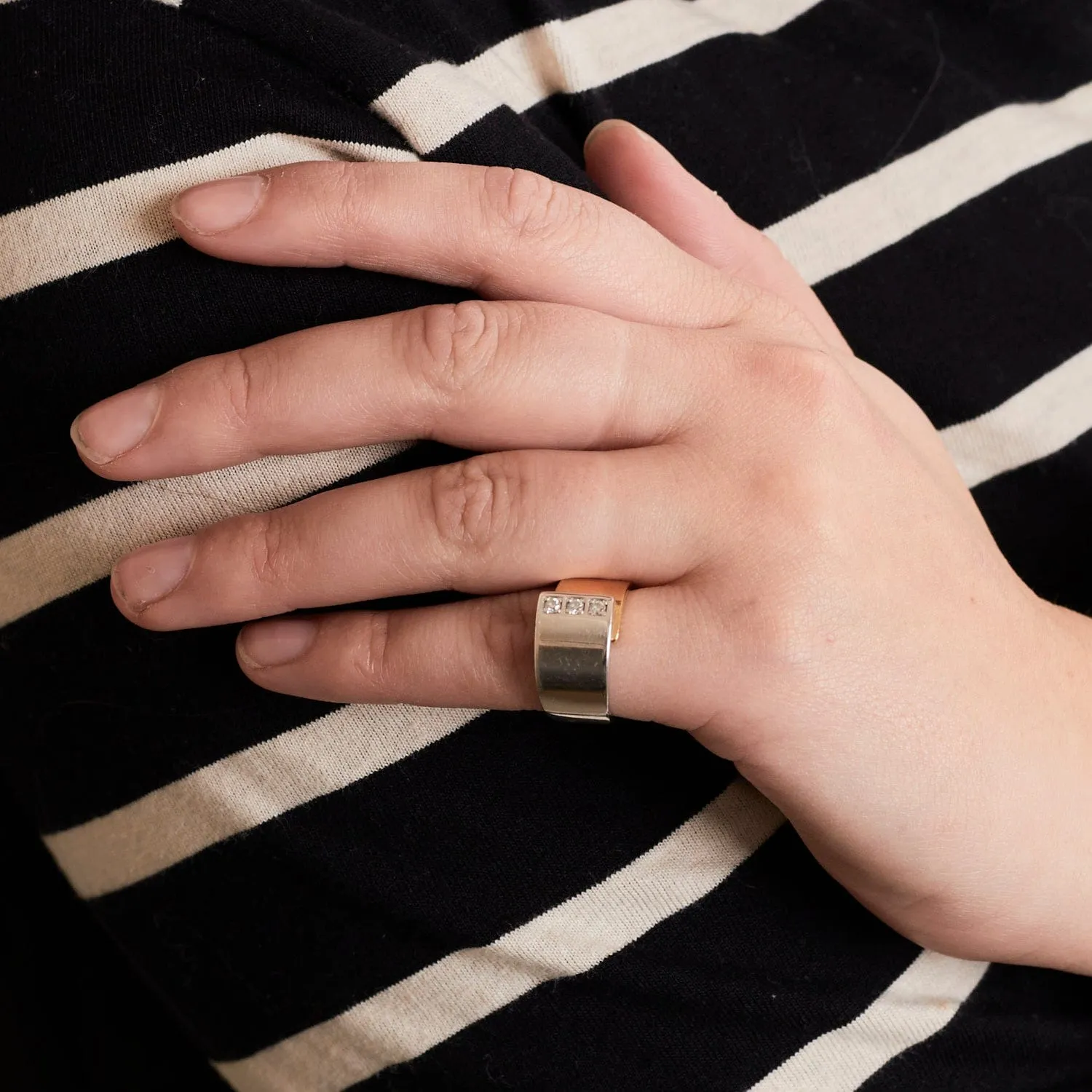 Bague Bandeau Or Jaune Or Gris et Diamants sold by 58 Facettes product image thumbnail 3