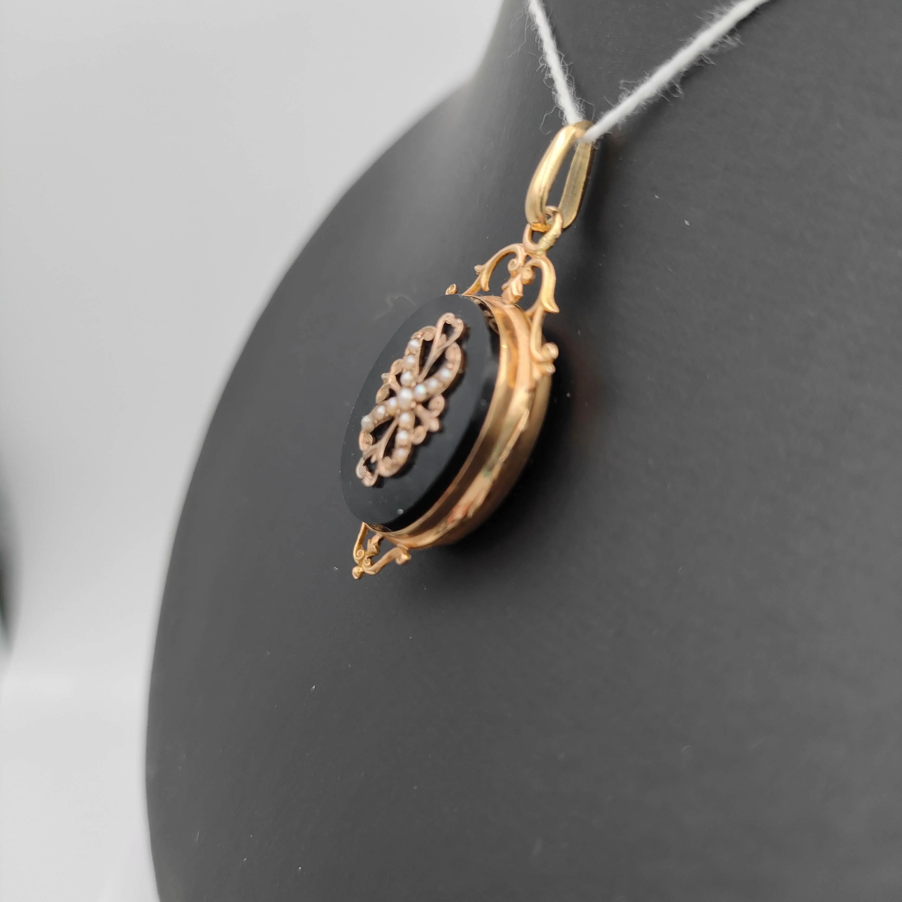 Pendentif Napoleon III en or 18K onyx et perles sold by 58 Facettes product image thumbnail 3